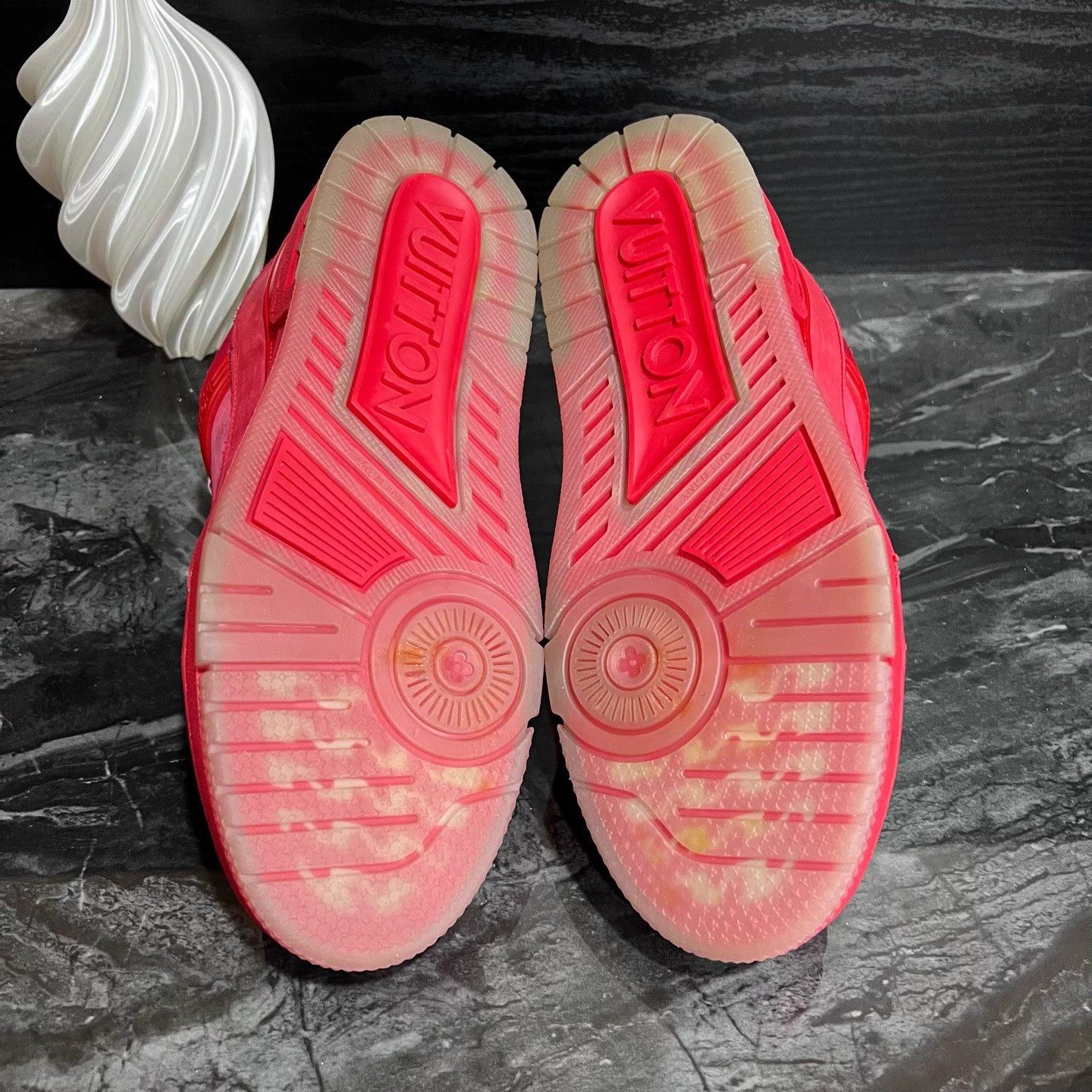 Louis Vuitton Red Lobster Trainer 39.5 95 New Size US 6.5 / EU 39-40 - 5 Thumbnail