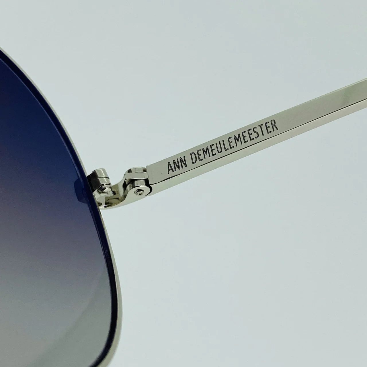 Ann Demeulemeester Ann Demeulemeester Sunglasses White Gold and Grey Size ONE SIZE - 7 Thumbnail