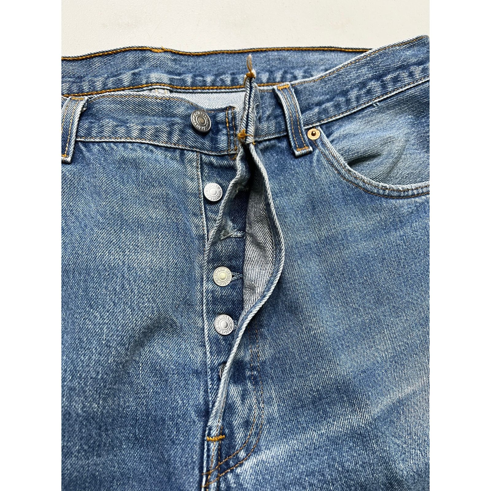 Levi's Vintage 90s Levi's 501xx Jeans USA actually size 34x29.5 Size US 38 / EU 54 - 10 Thumbnail