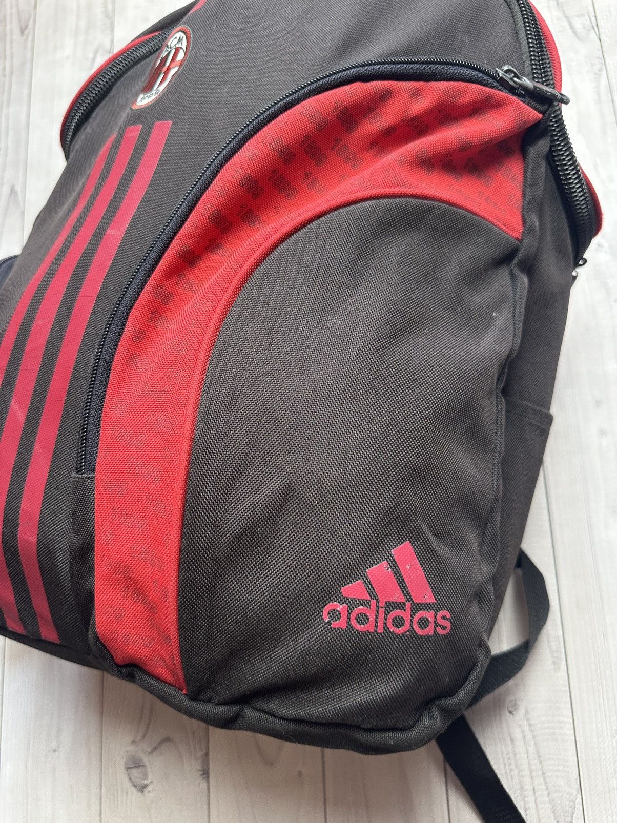 Adidas × Vintage Vintage adidas AC Milan soccer bag pack distressed Size ONE SIZE - 2 Thumbnail