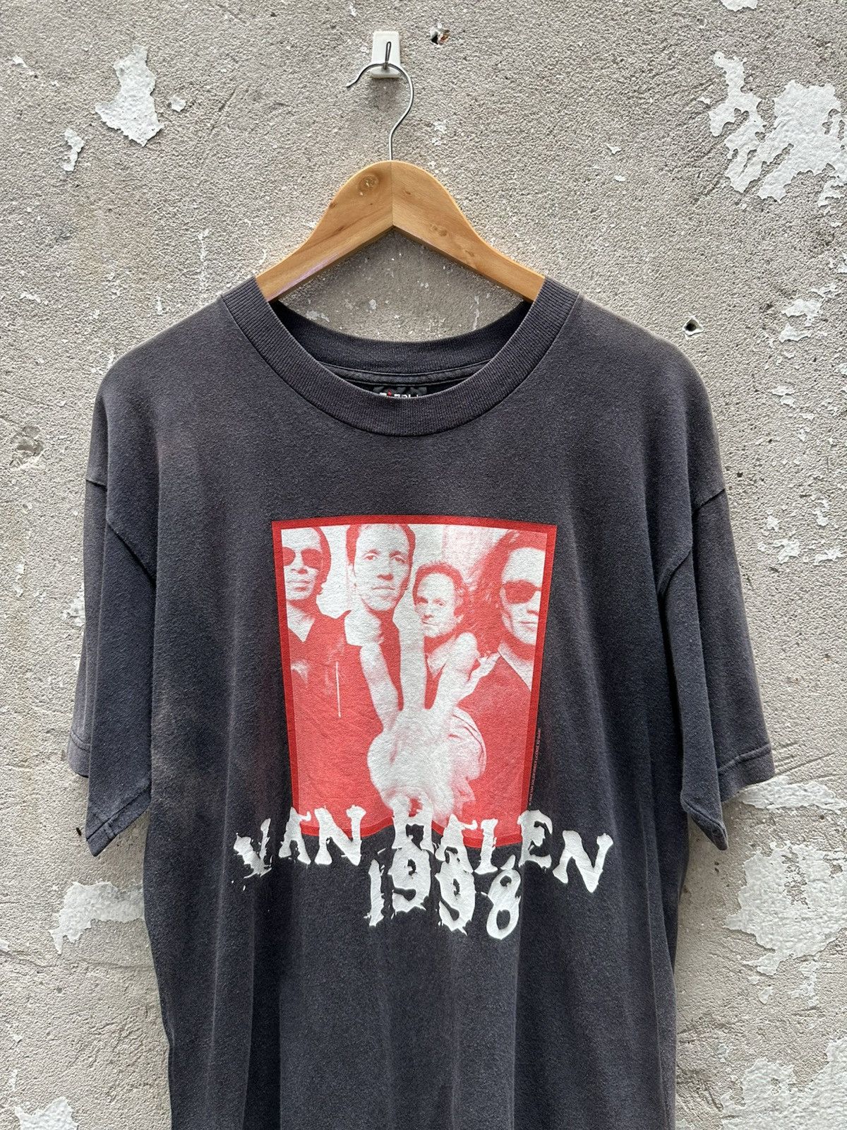 Band Tees × Giant × Vintage Vintage 90's Van Halen American Rock Band Faded Tees Size US L / EU 52-54 / 3 - 3 Thumbnail