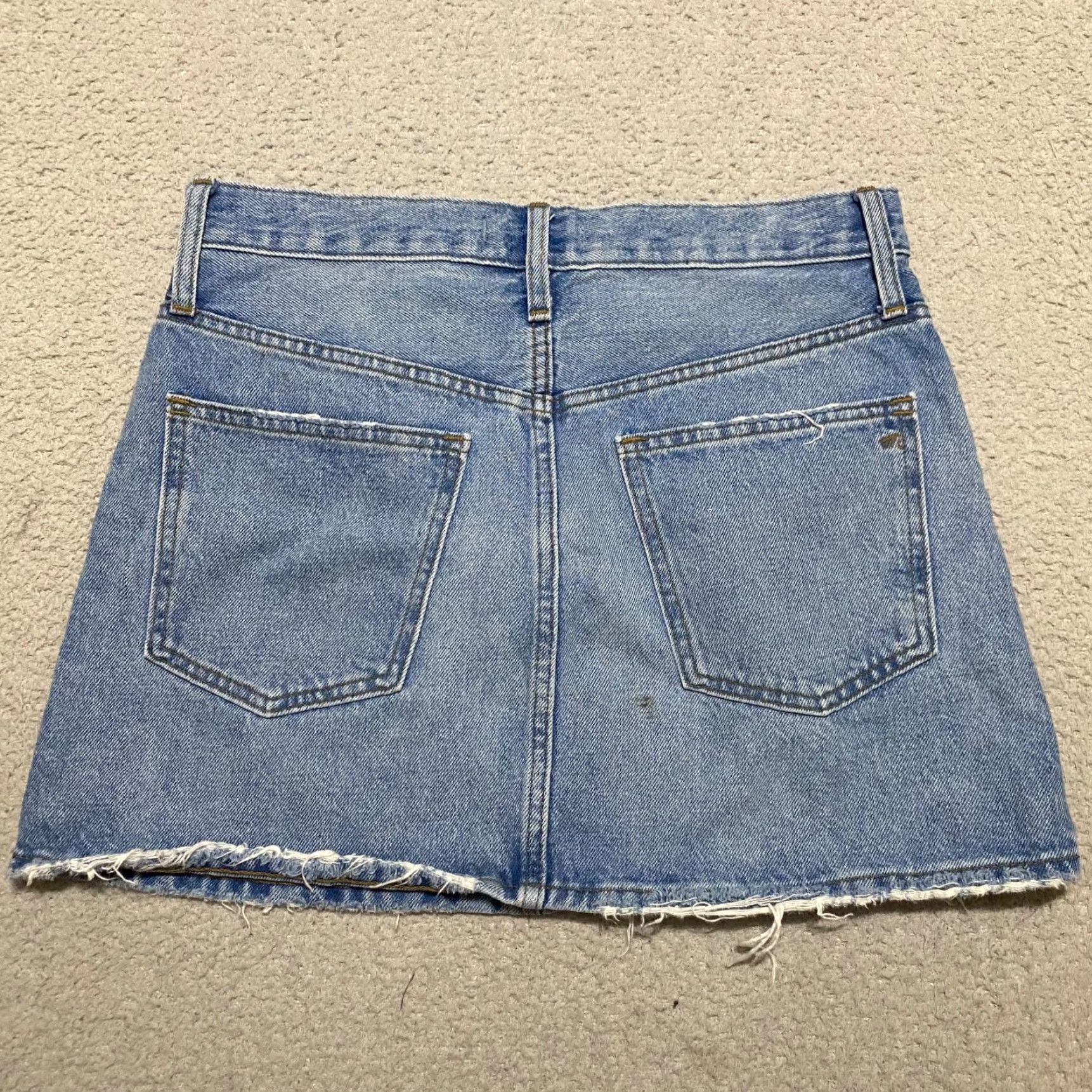 Madewell Madewell Skirt Womens sz 26 Blue Denim Medium Wash Pencil Straight Raw Hem Size 26" / US 2 / IT 38 - 2 Thumbnail