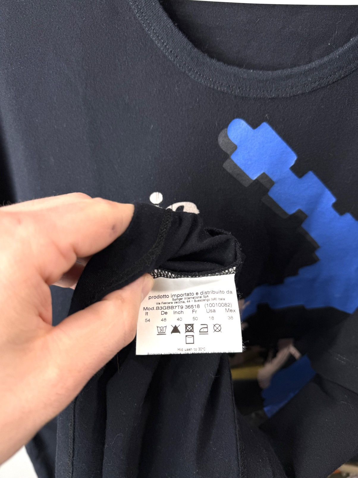 Versace Rare! Vintage VJC Versace Best Kept Secret Archive T Shirt Size US L / EU 52-54 / 3 - 7 Thumbnail
