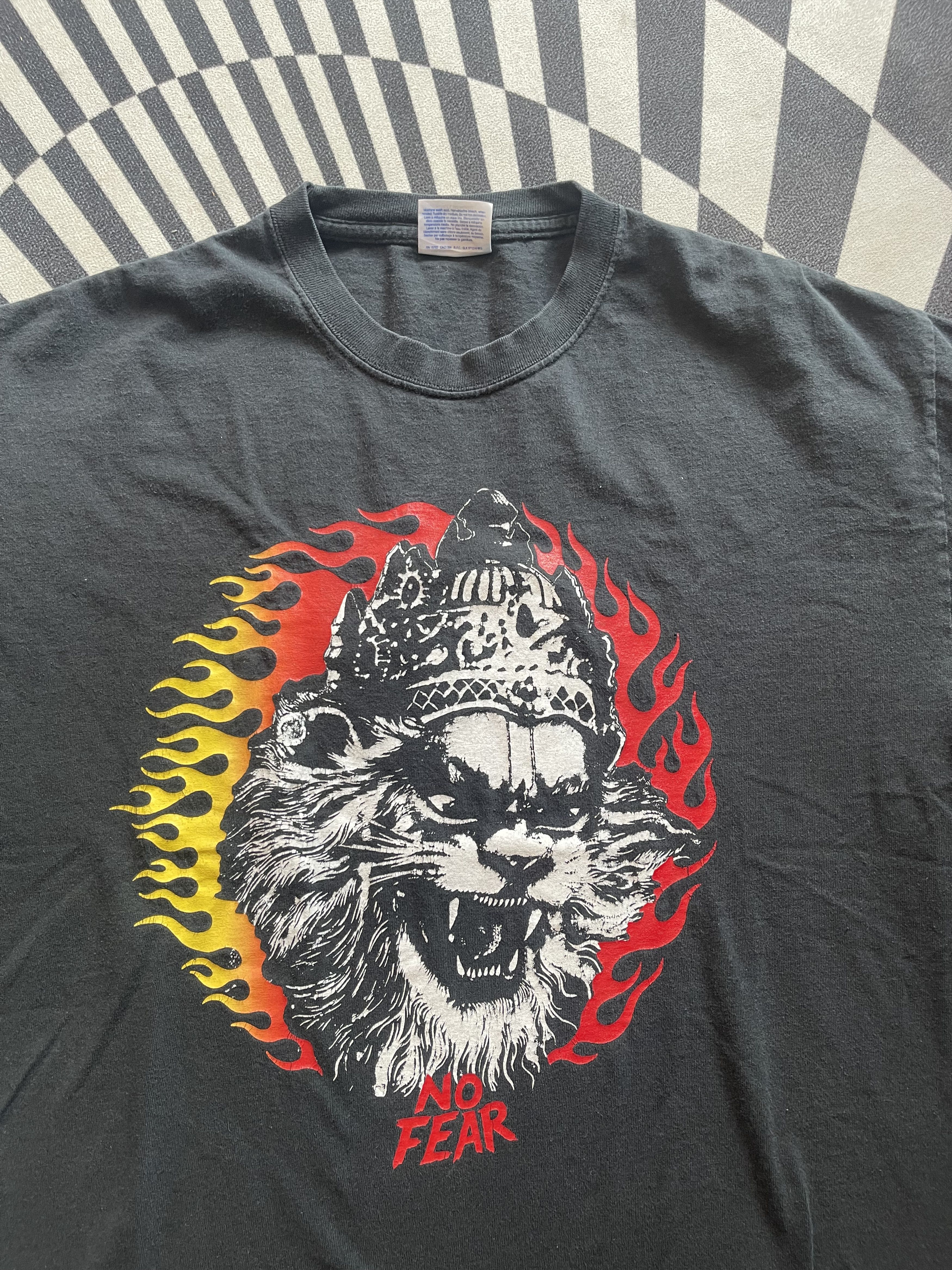 Vintage Vintage 90s No Fear "Barong" Lion Fire Graphic Shelter Tee Size US L / EU 52-54 / 3 - 3 Thumbnail
