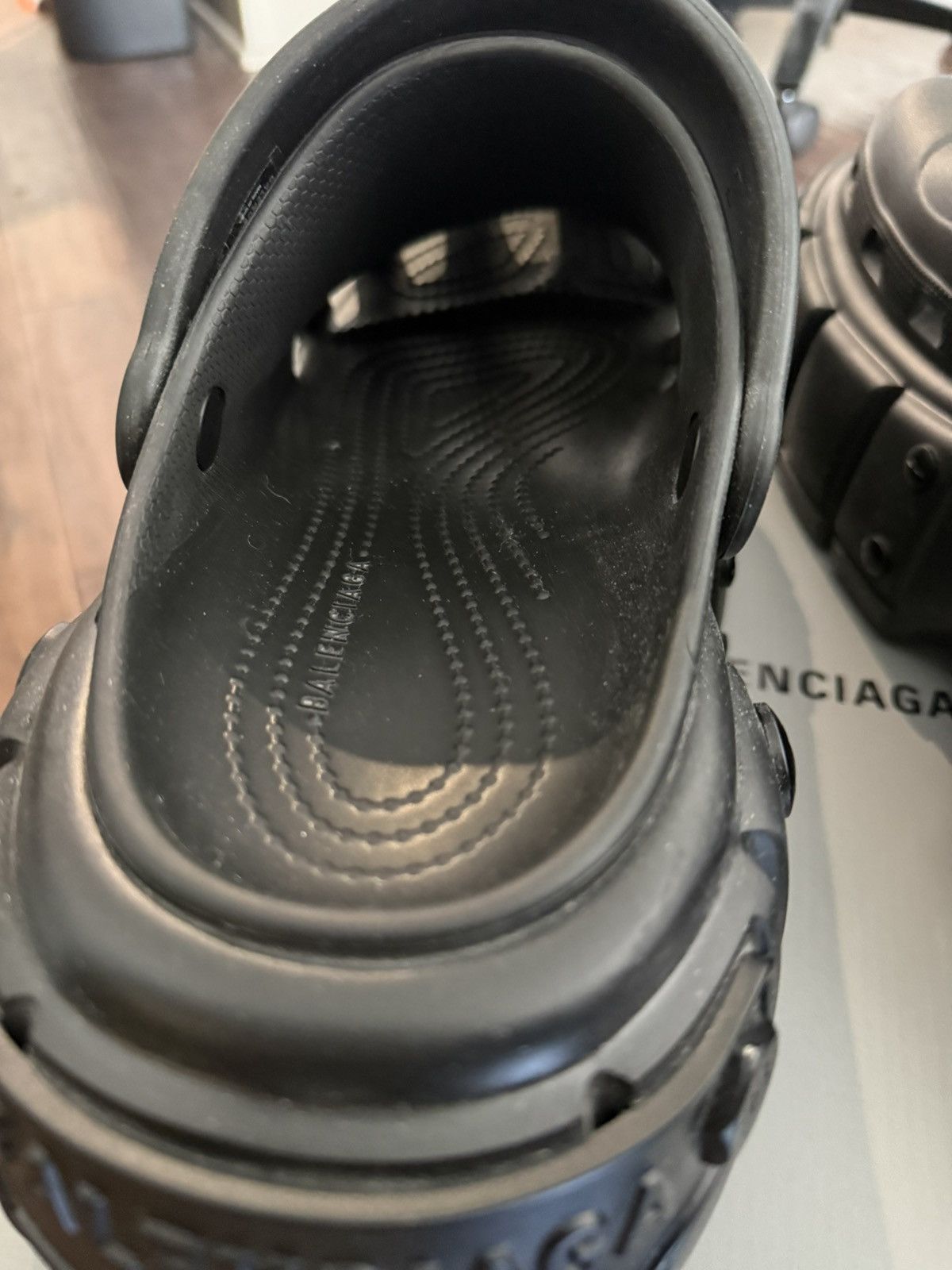 Balenciaga × Crocs Balenciaga Crocs Size US 10 / EU 43 - 13 Thumbnail