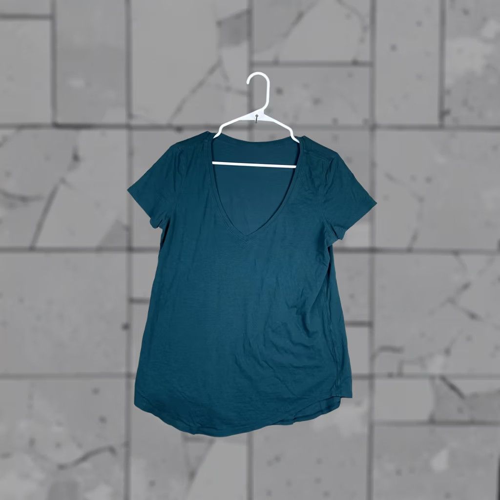Lululemon Lululemon Womens XL Green V Neck Short Sleeve Relaxed Fit Top Shirt Gym Yoga Size XL / US 12-14 / IT 48-50 - 1 Thumbnail