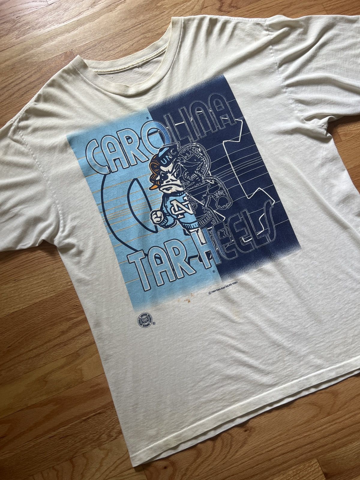 Vintage Vintage 90s UNC Tar Heels Graphic Tee Large Size US L / EU 52-54 / 3 - 3 Thumbnail