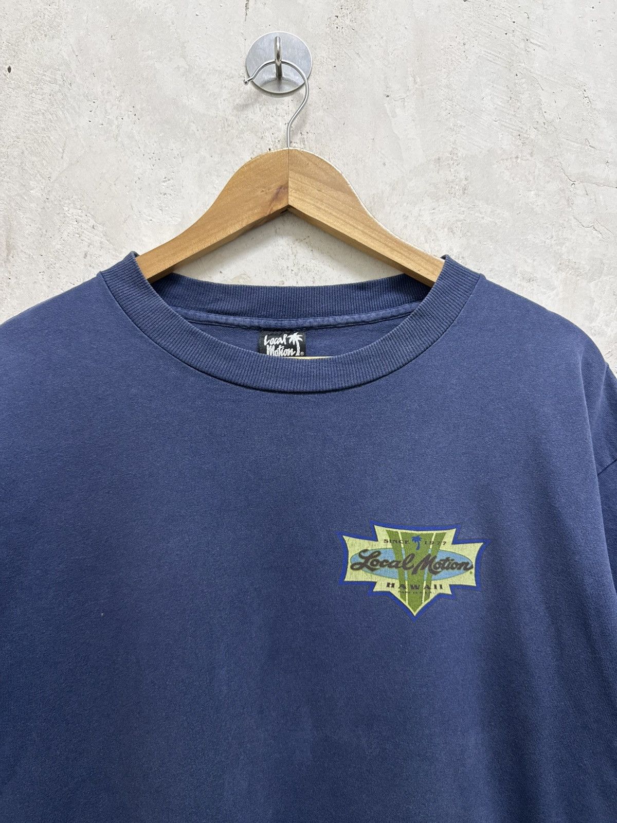 Vintage Vintage 90s Hawaii Local Motion Surf T-Shirt Size US L / EU 52-54 / 3 - 4 Thumbnail