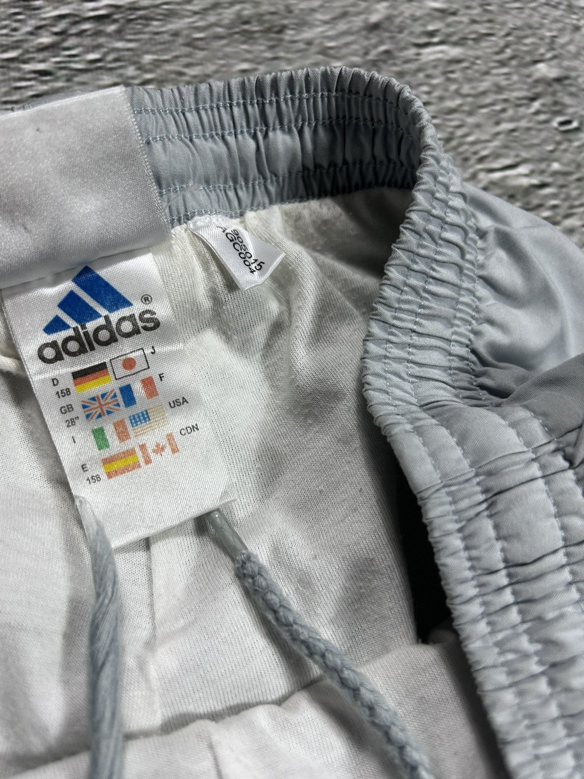Adidas × Vintage Adidas vintage grey nylon track pants drill Y2K Size US 28 / EU 44 - 4 Thumbnail
