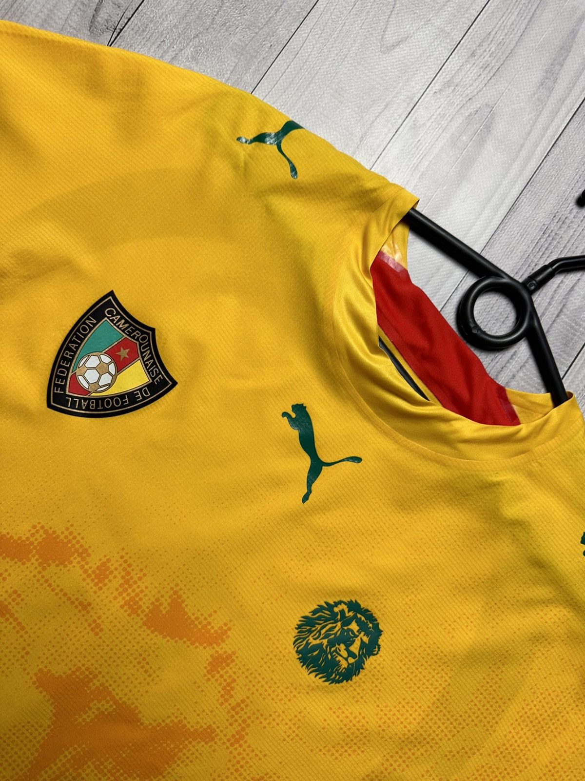 Puma × Vintage Vintage puma Cameron soccer jersey size L big logo rare Size US L / EU 52-54 / 3 - 3 Thumbnail
