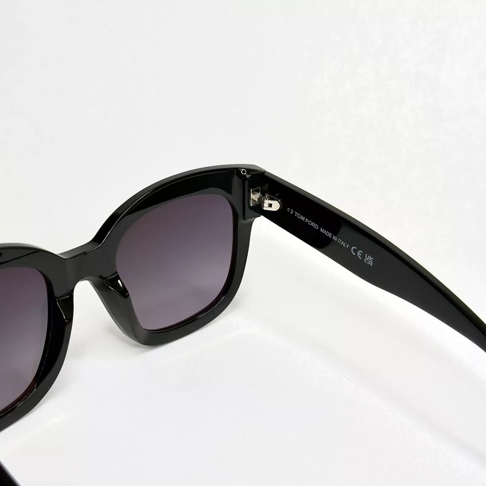 Tom Ford TOM FORD BEATRIX 2 TF0613 01C Black Blue Mirror Modern 613 Size ONE SIZE - 5 Thumbnail