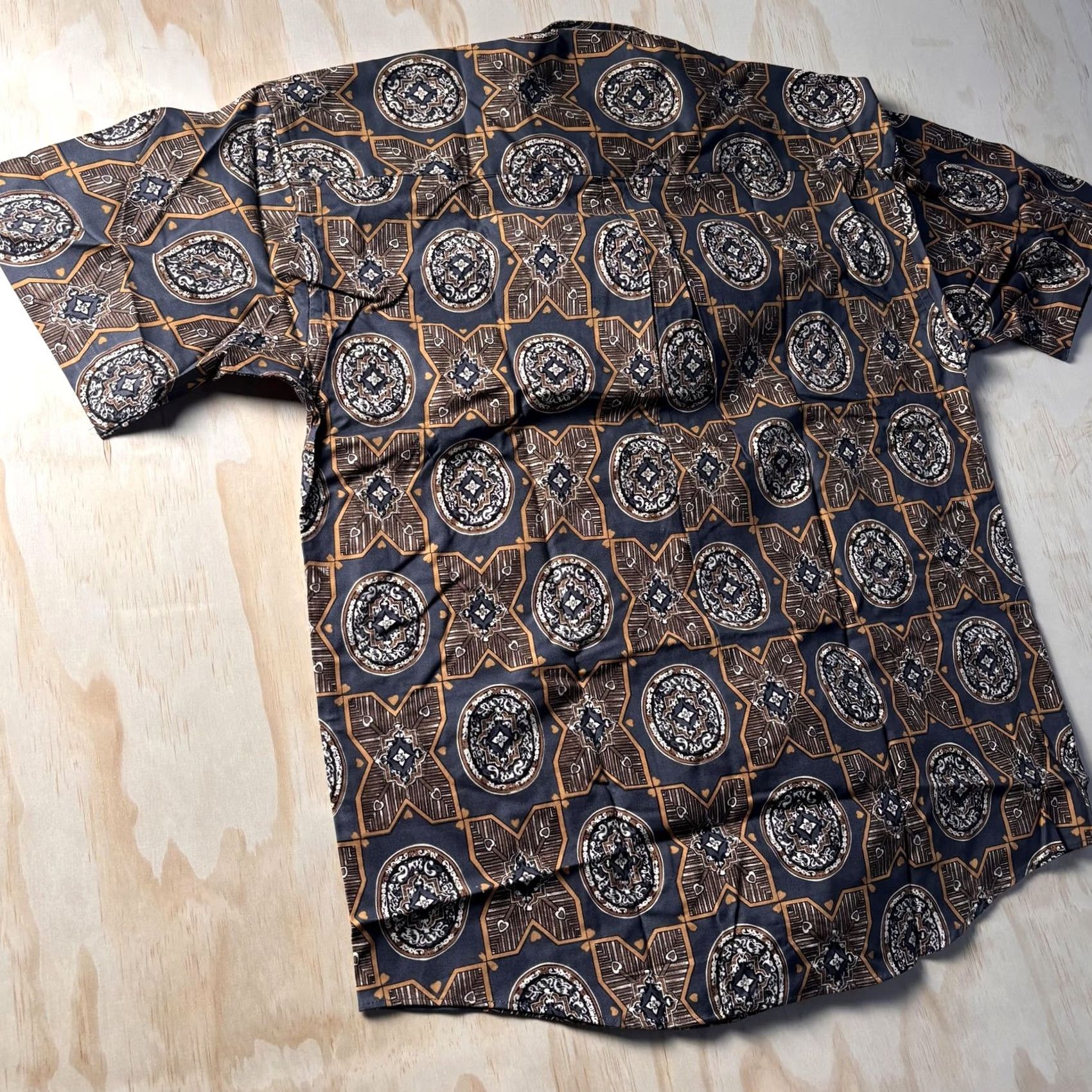 Vintage VINTAGE Natural Issue Shirt Mens Large Blue Geometric Short Sleeve Button Front Size US L / EU 52-54 / 3 - 6 Thumbnail