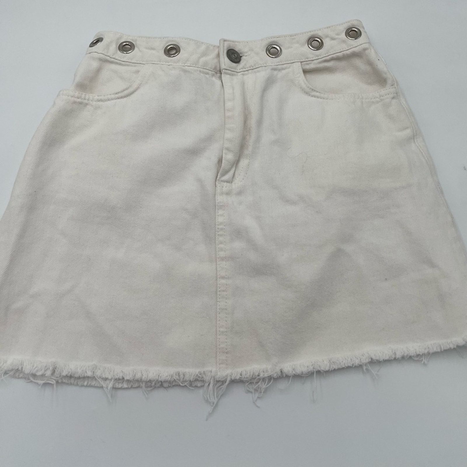 Urban Outfitters Urban Outfitter BDG White Denim Skirt Size S Size 28" / US 6 / IT 42 - 1 Thumbnail