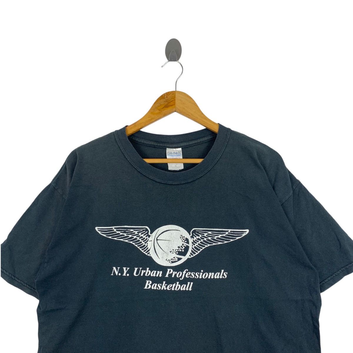 Vintage Vintage N.Y. URBAN Professionals Basketball 11 Logo Shirt Size US XL / EU 56 / 4 - 2 Thumbnail
