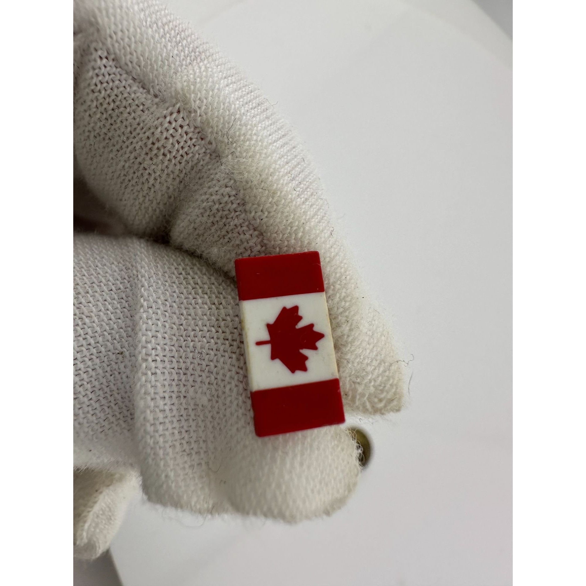 Other Miniature Canada Flag Lapel Pin Vintage Tie Tack Hat Pin Size ONE SIZE - 5 Thumbnail
