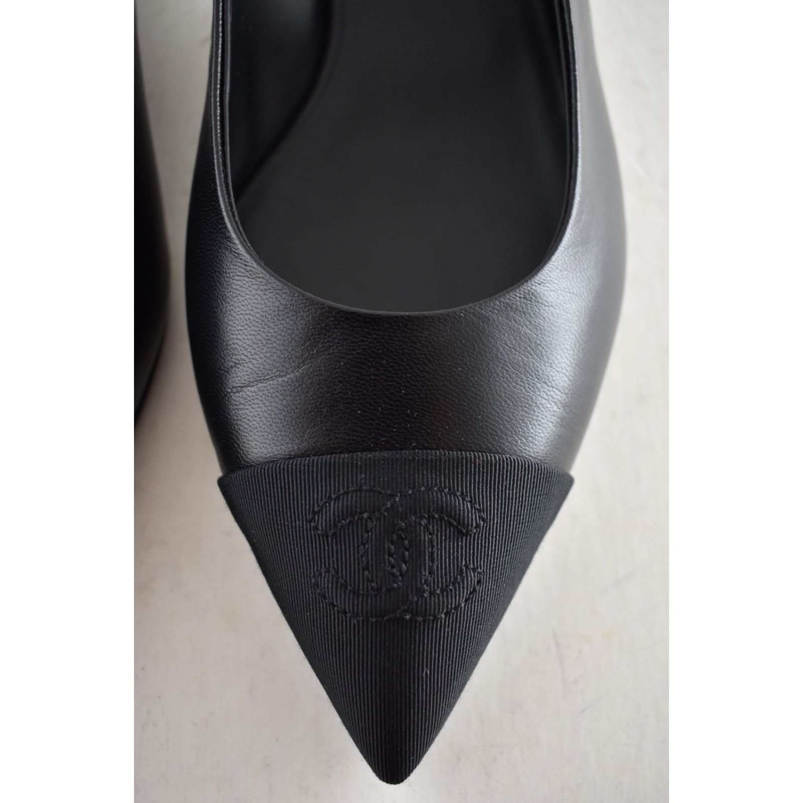 Chanel Chanel 24A Black Leather CC Logo Slingback Ballet Flat 38.5 Size US 8.5 / IT 38.5 - 11 Thumbnail