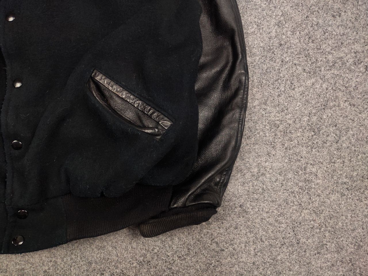 NBA Rare Vintage 90's Grizzlies Bern Wool Leather Bomber jacket Size US XL / EU 56 / 4 - 10 Thumbnail
