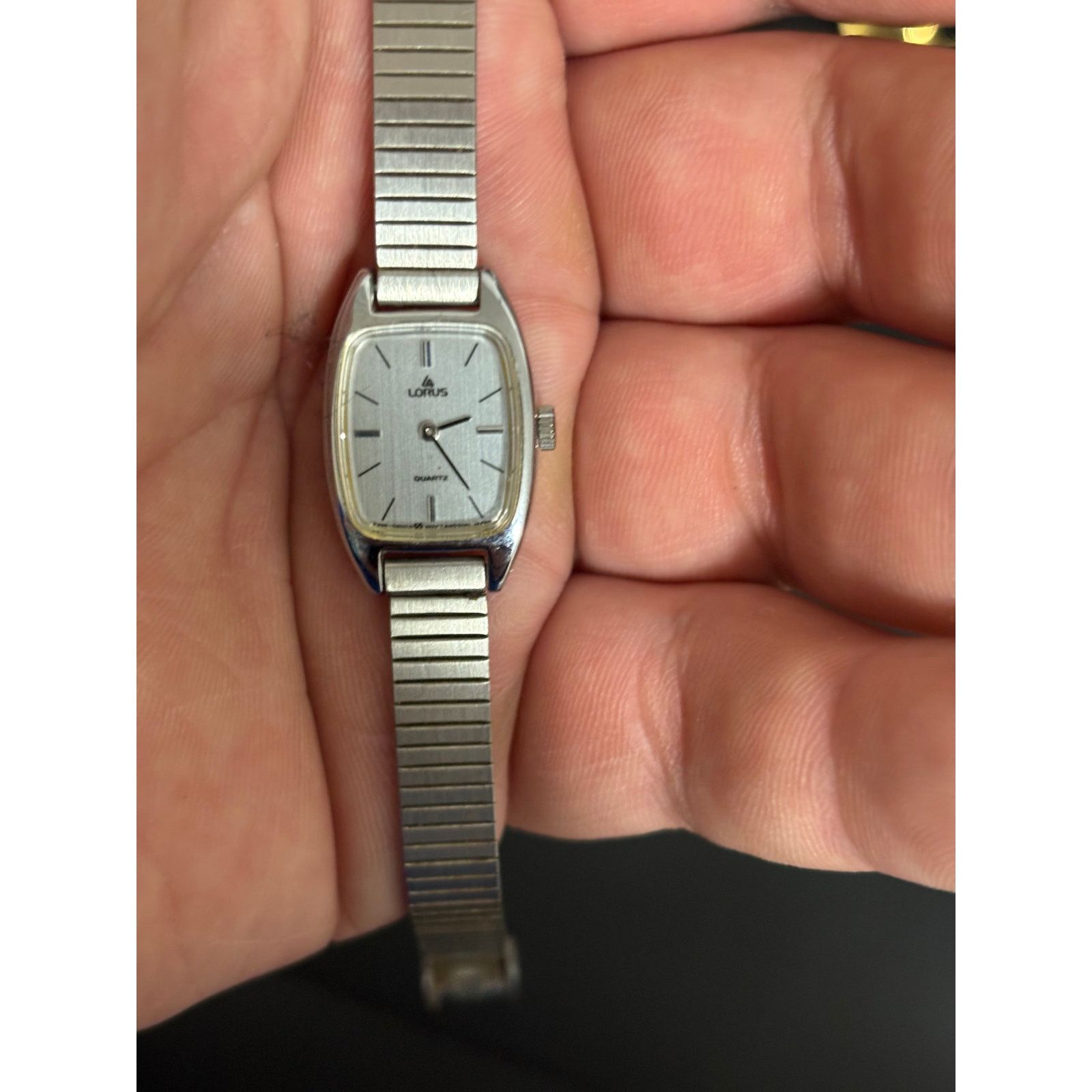 (di)vision Vintage Lorus V235-5060 Silver Tone Womens Watch. New Batt. Size ONE SIZE - 2 Thumbnail