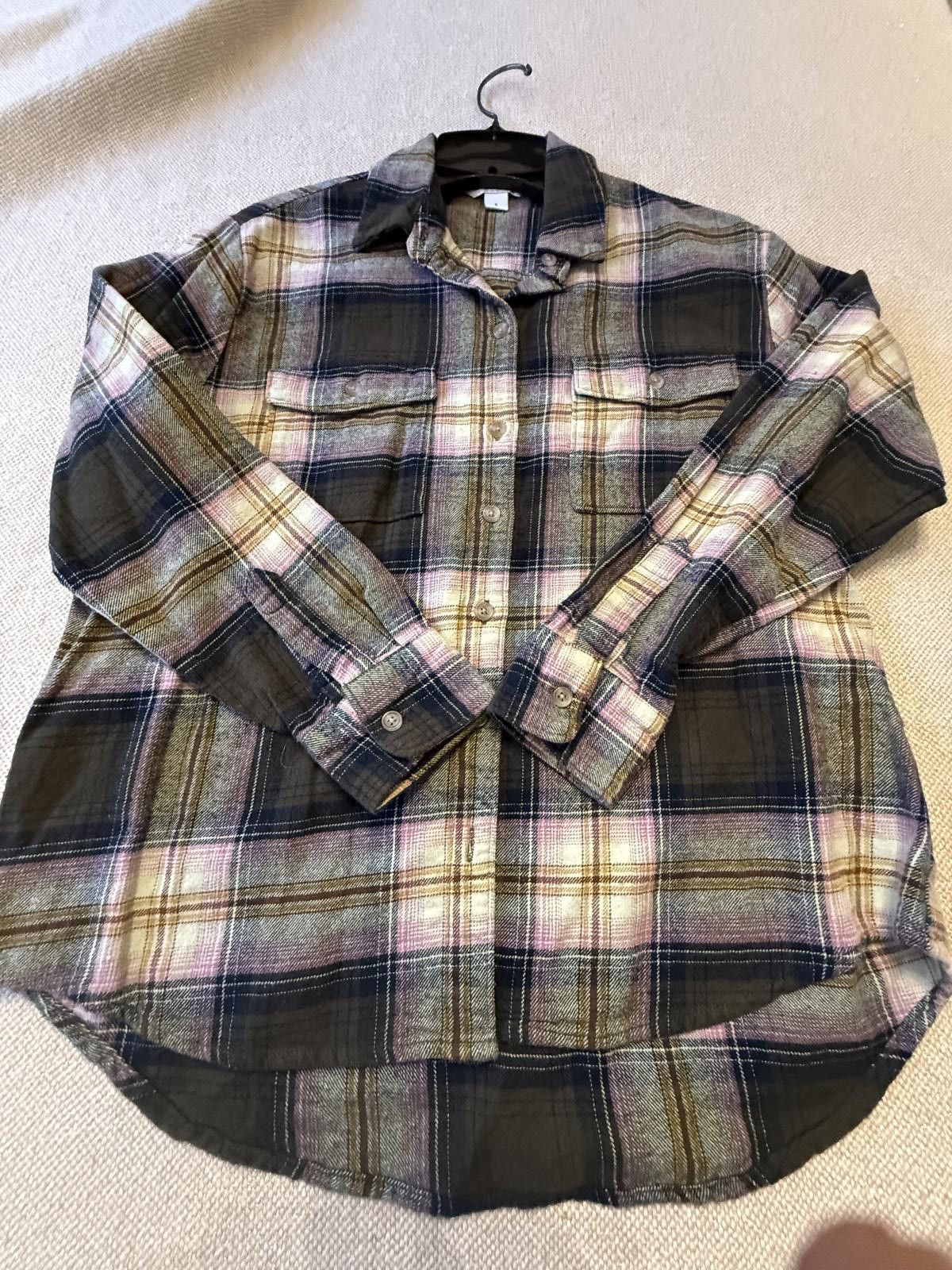 Old Navy Old Navy The Boyfriend Shirt Plaid Button-Up Shirt Size S Size S / US 4 / IT 40 - 1 Thumbnail