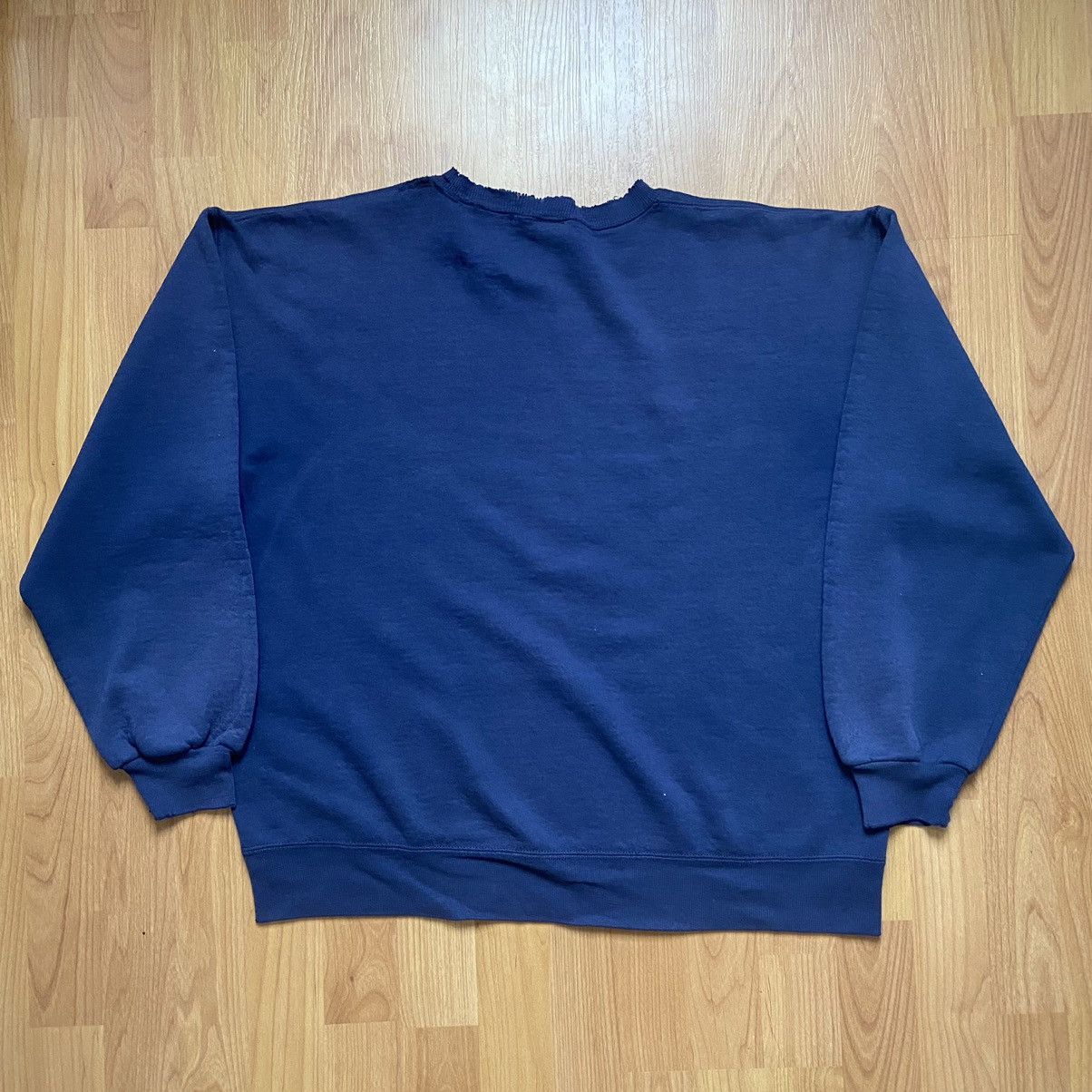 Russell Athletic × Vintage Vintage Russell Athletic Men’s Distressed Sweatshirt XL Size US XL / EU 56 / 4 - 2 Thumbnail