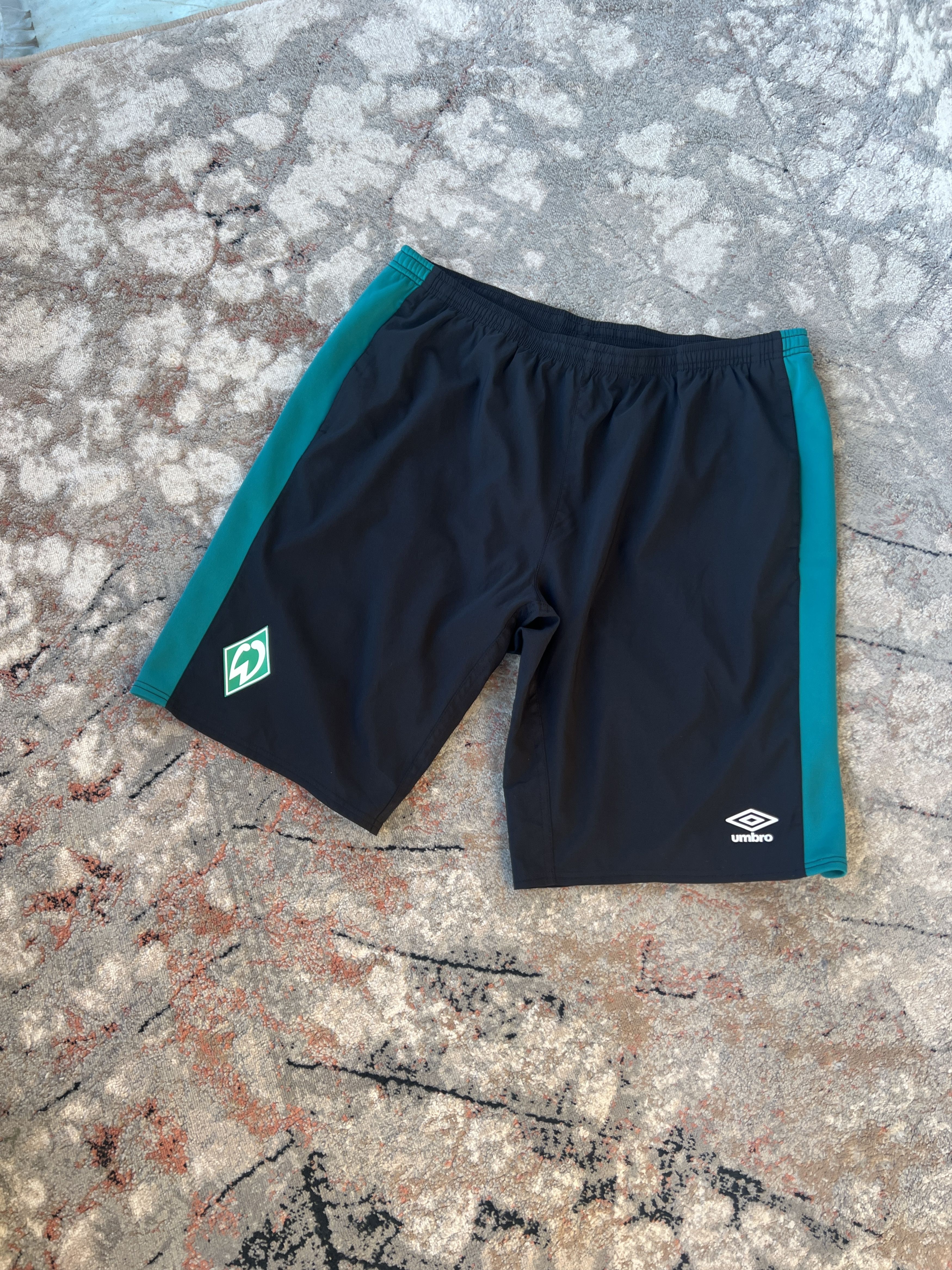 Umbro Umbro Werder Bremen Shorts Size US 38 / EU 54 - 1 Thumbnail