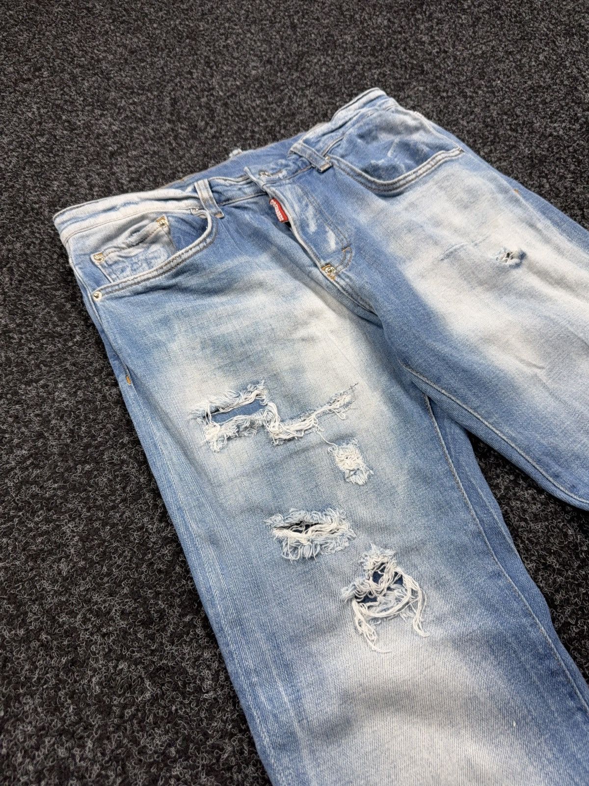 Dsquared2 Luxury 00s Dsquared2 Distressed Light Wash Straight Jeans Size US 32 / EU 48 - 2 Thumbnail