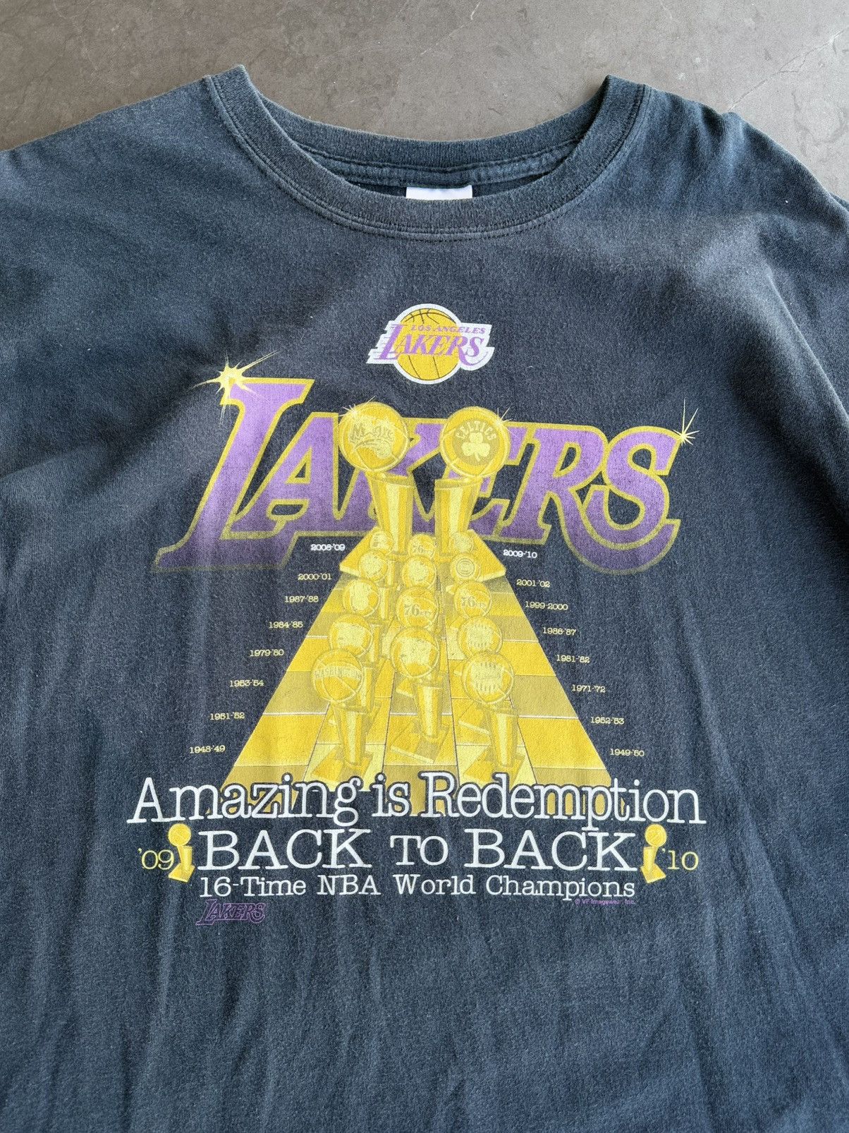 NBA × Vintage Vintage Los Angeles Lakers 2010 “Back to Back” Tee Size US XL / EU 56 / 4 - 2 Thumbnail