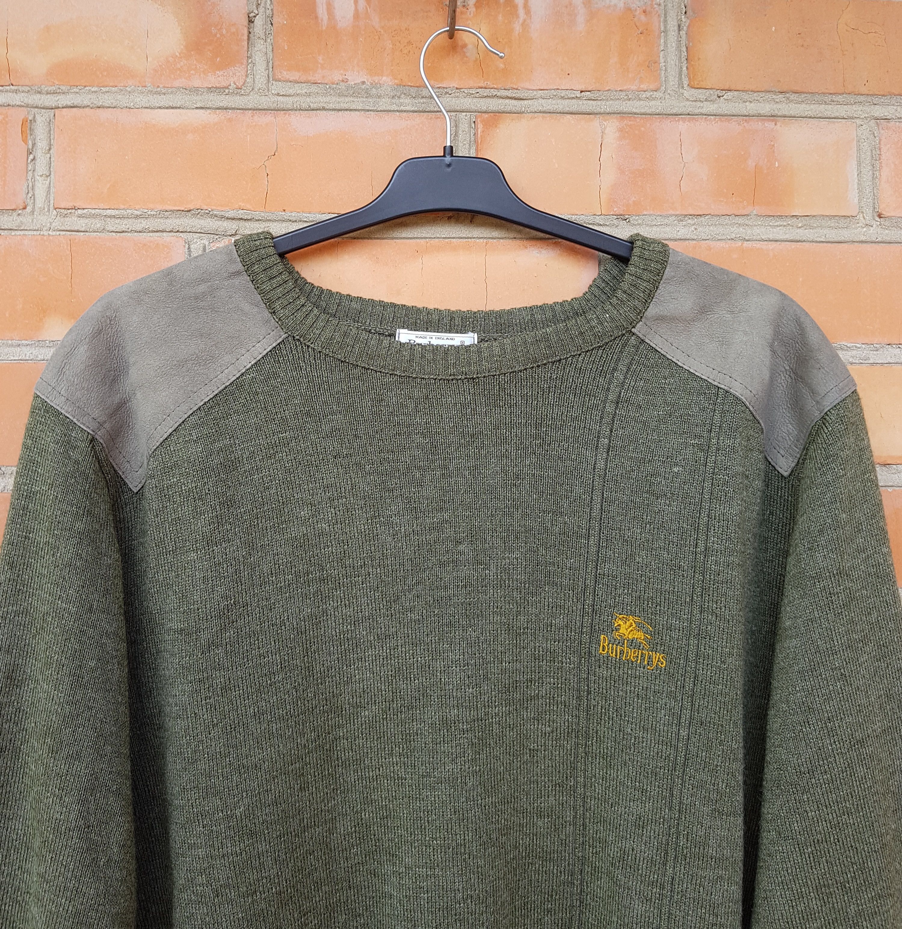 Burberry Burberrys Vintage Sweater made in UK wool & leather patches Size US L / EU 52-54 / 3 - 2 Thumbnail