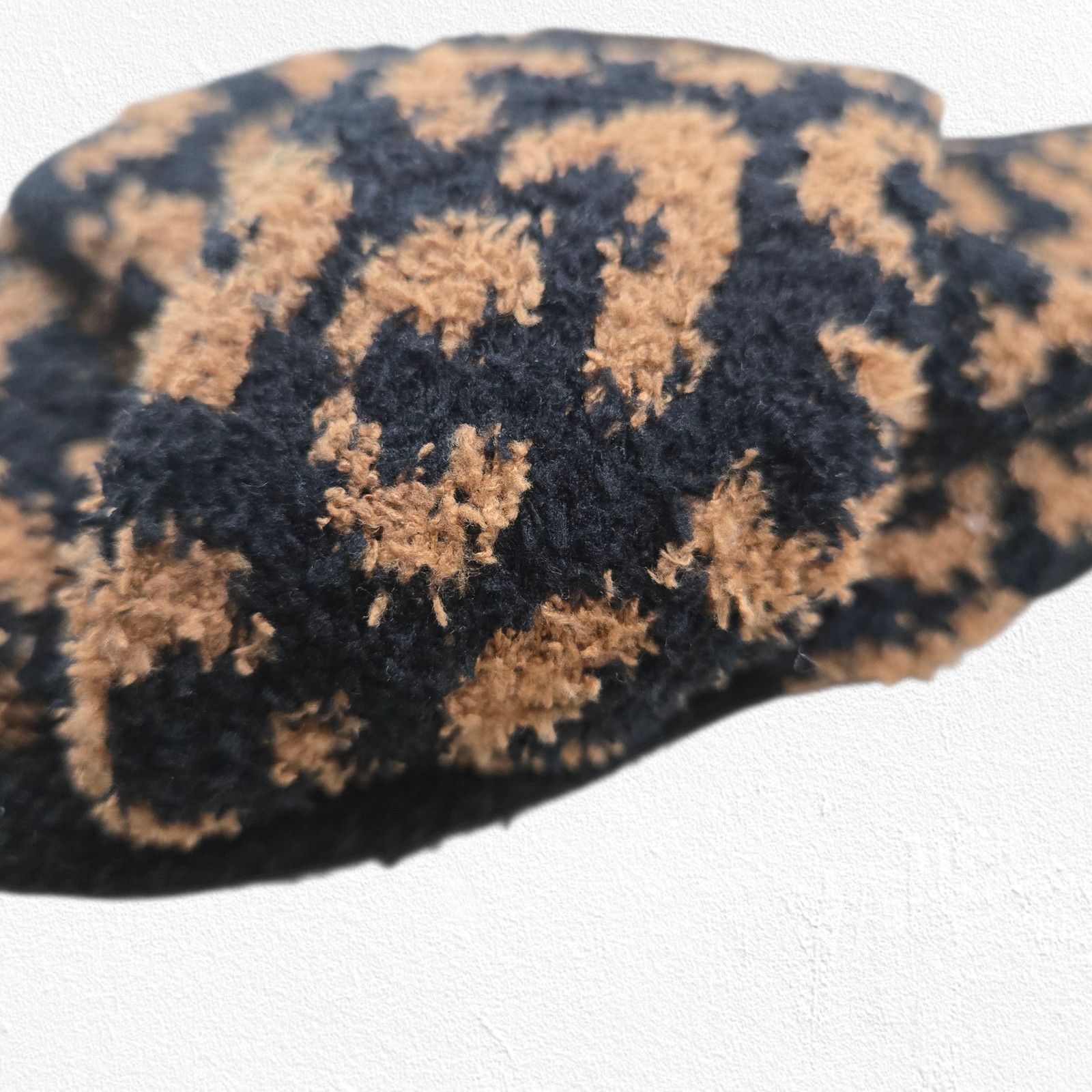 Other Black Leopard Print Cozy Fuzzy Slippers M/L Plush Crossband Size US 9 / IT 39 - 6 Thumbnail