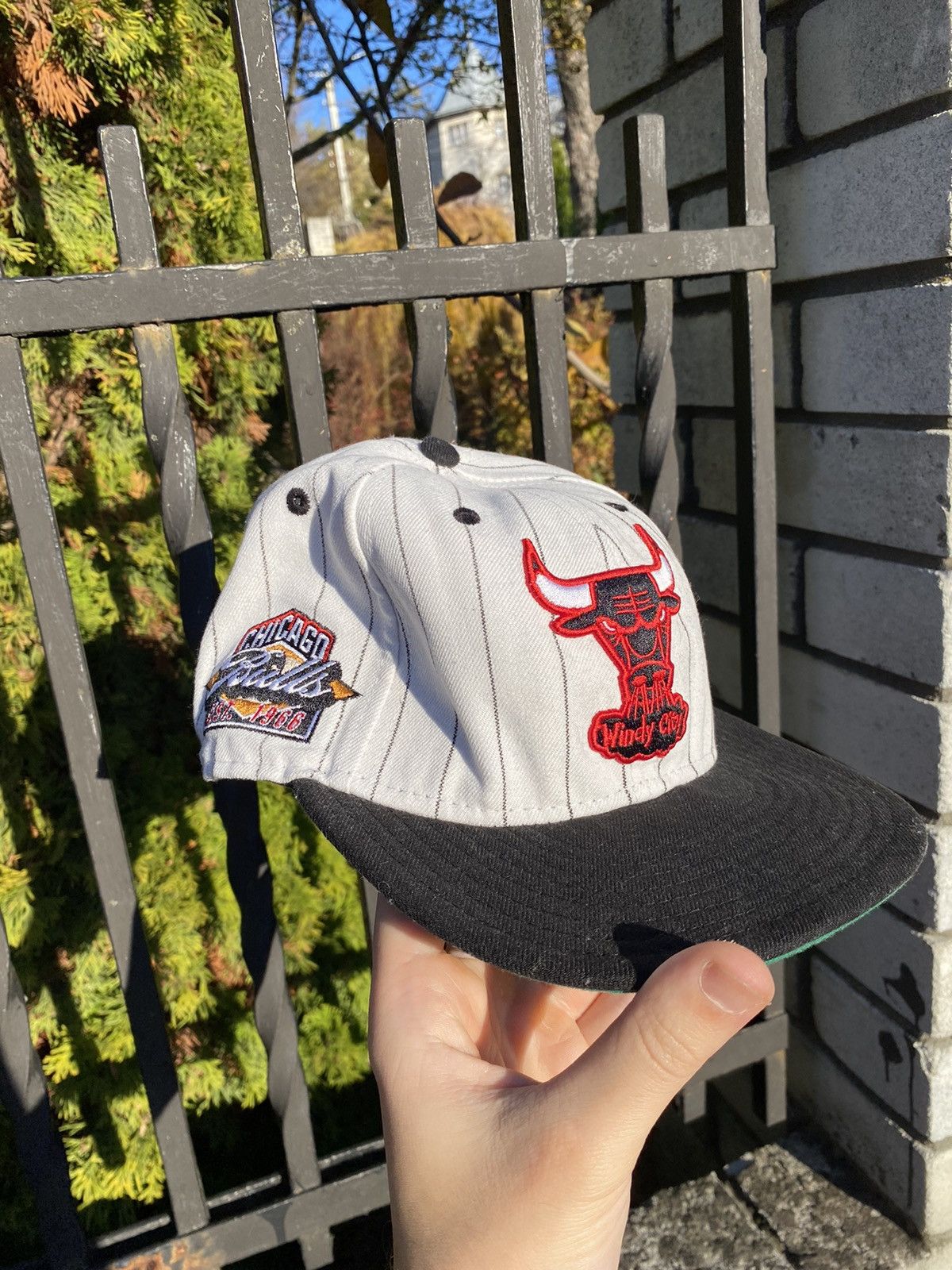 NBA × New Era New Era Chicago Bulls Windy City Cap White Hardwood Classics Size ONE SIZE - 1 Thumbnail