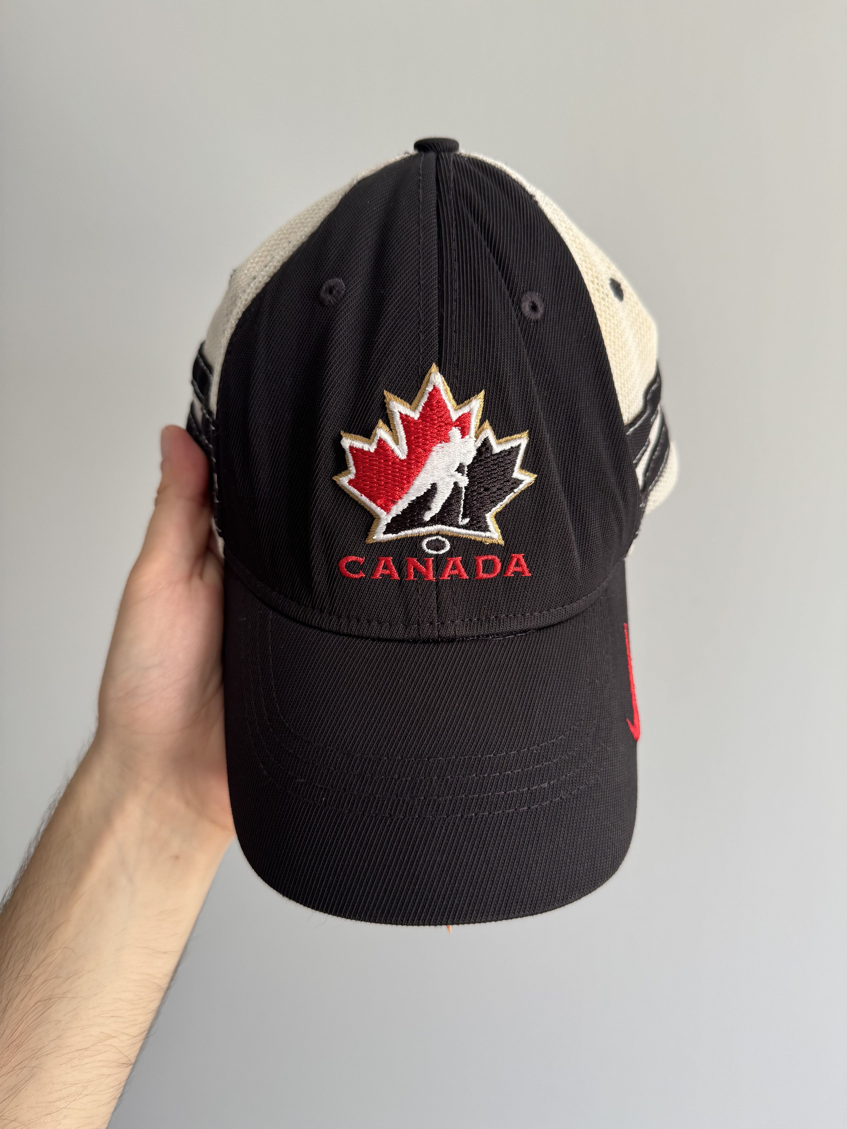 Nike Vintage Nike Canada Cap Hockey Rare Swoosh Streetwear Size ONE SIZE - 2 Thumbnail