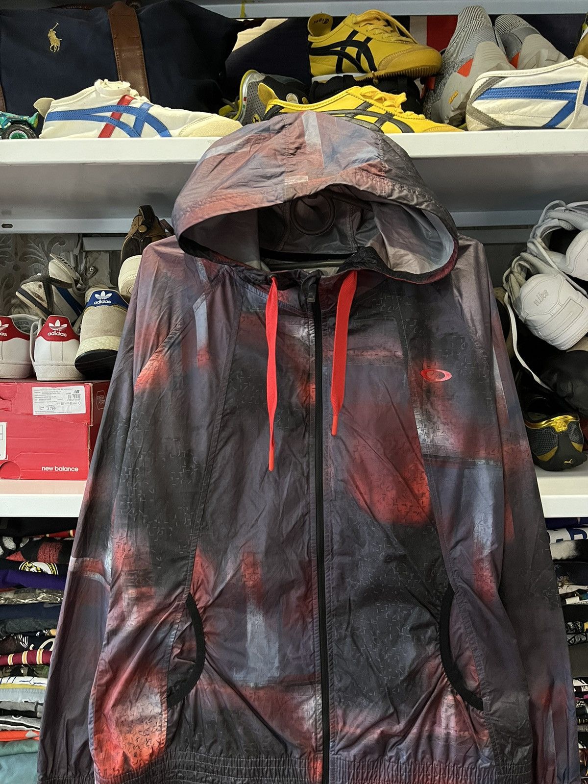 Oakley Vintage Oakley waterproof windbreaker jacket size L Size US L / EU 52-54 / 3 - 3 Thumbnail