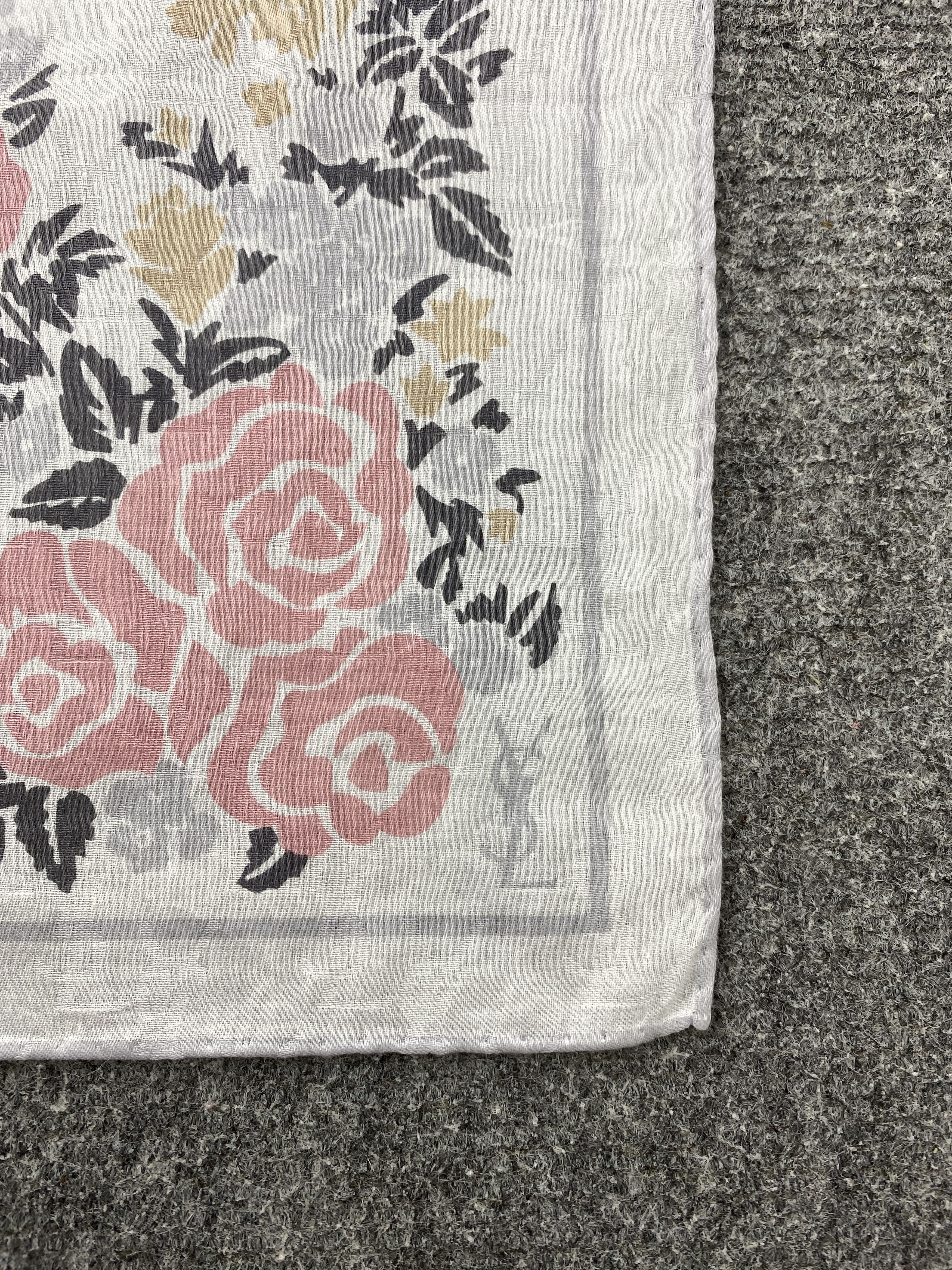 Vintage Yves Saint Laurent Handkerchief /Neckerchief HKC0741 Size ONE SIZE - 5 Thumbnail
