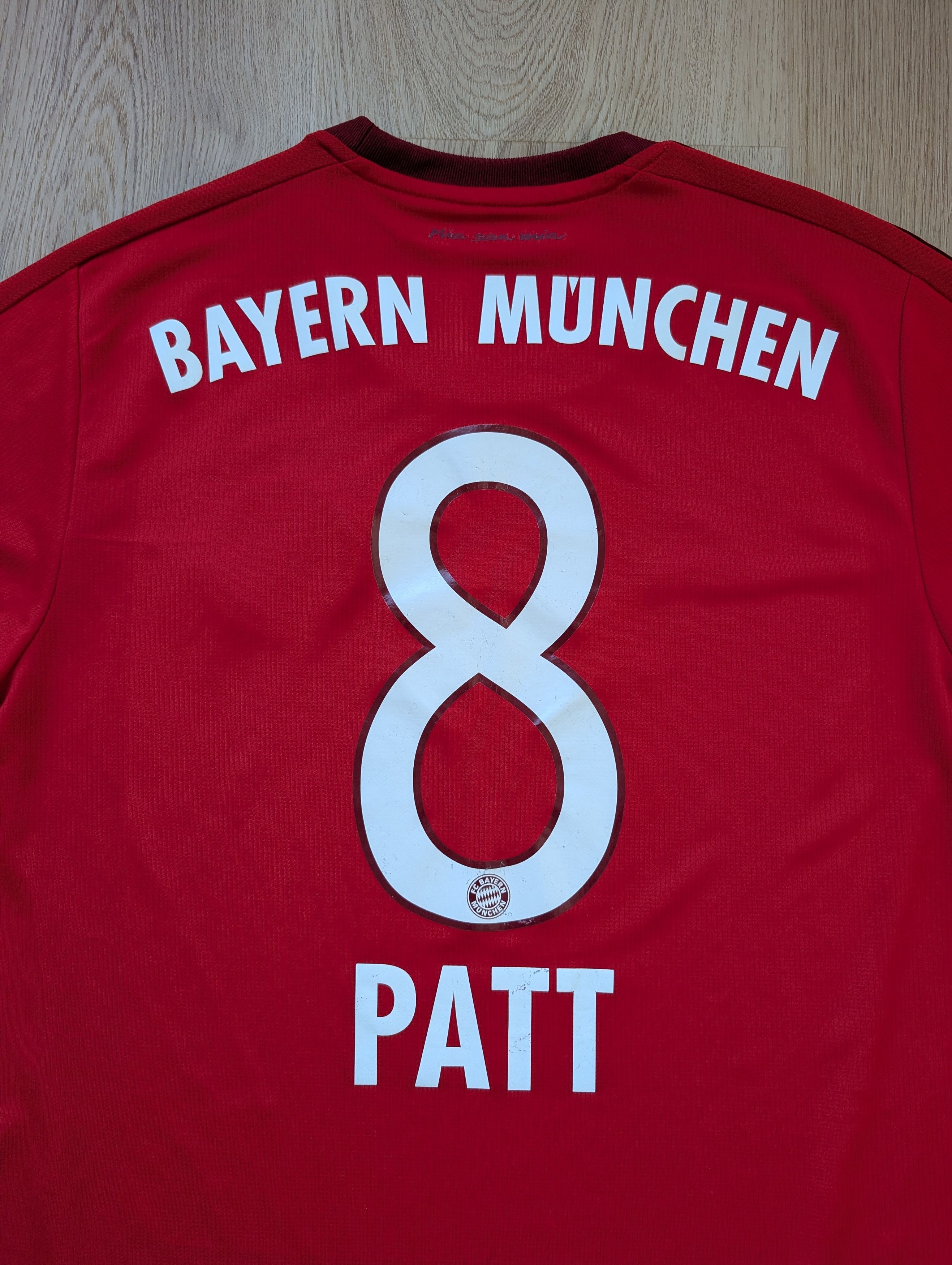 Adidas Adidas 2015/16 Bayern Munich 8 Red Home Football Jersey Size US M / EU 48-50 / 2 - 12 Thumbnail