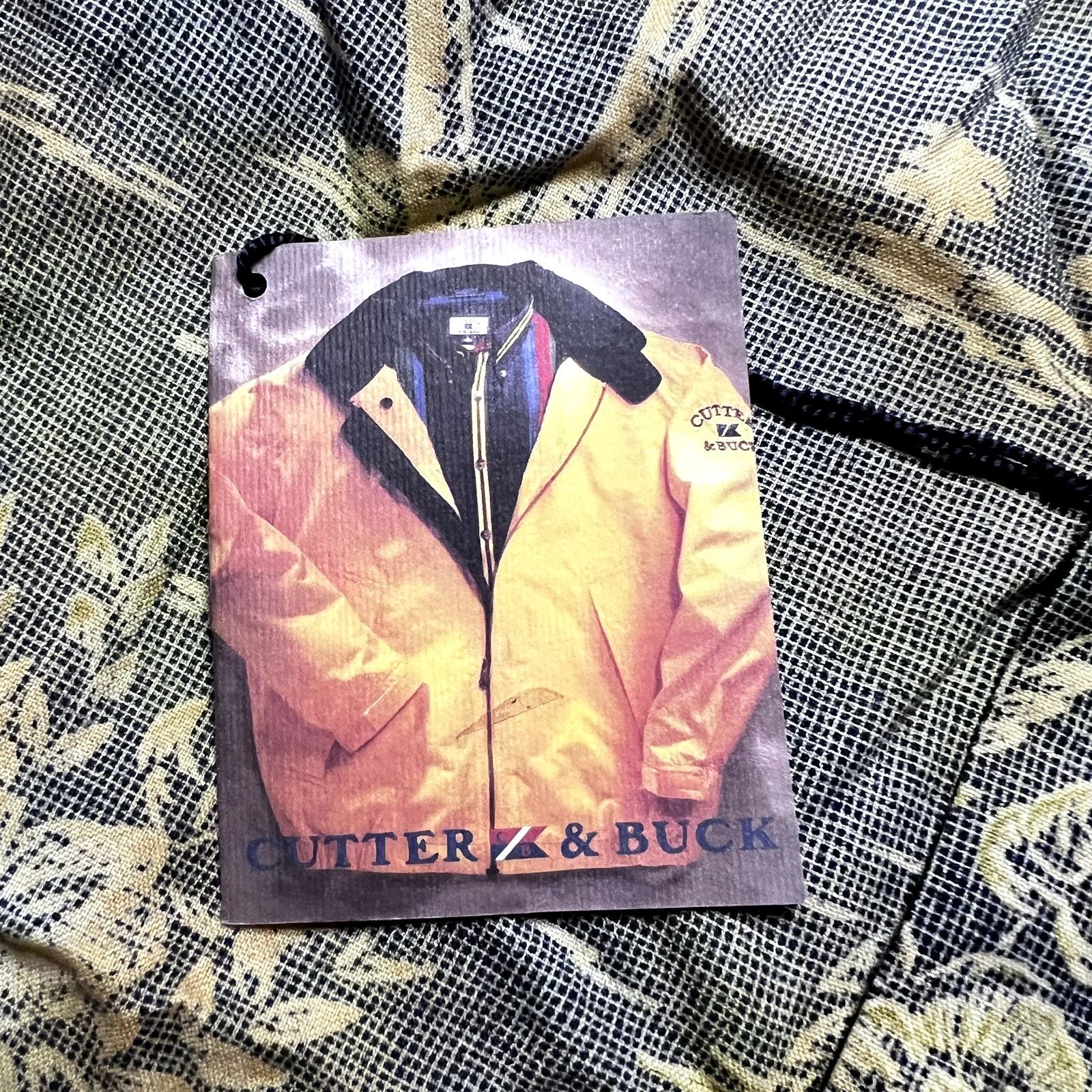 Cutter & Buck Cutter & Buck Men's Hawaiian Button-Up Shirt, Medium, NWT Size US M / EU 48-50 / 2 - 5 Thumbnail