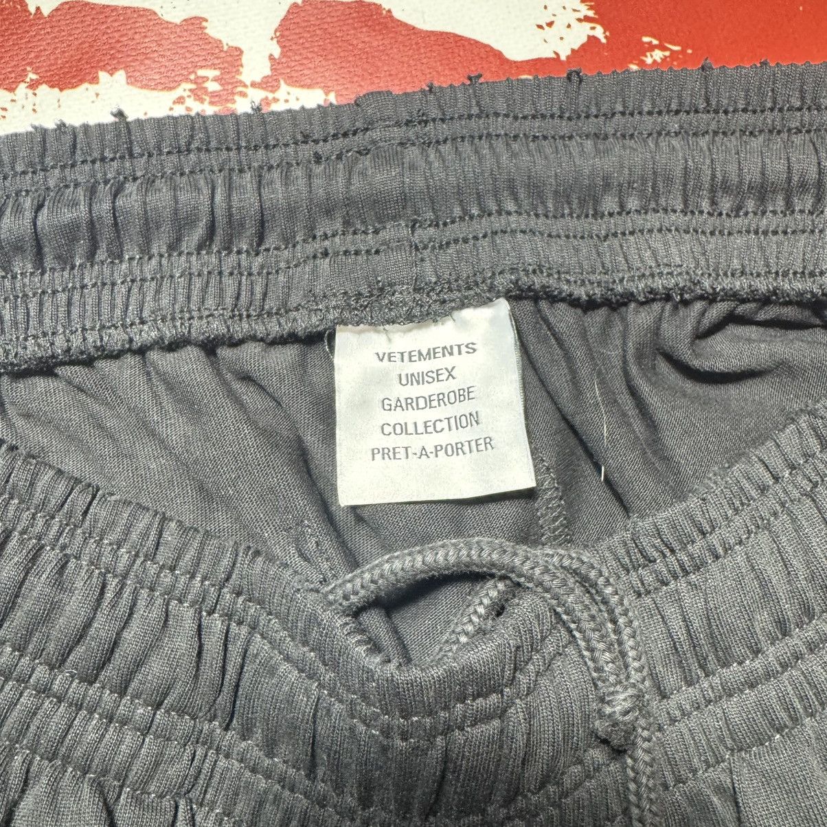 Designer × Vetements × Vintage vintage vetmements pants made on earth pants very rare Size US 32 / EU 48 - 5 Thumbnail