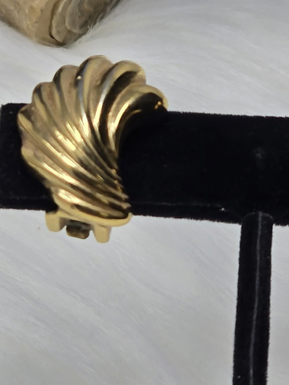 Dior Vintage Chr Dior Gold Shell Clip Earrings Size ONE SIZE - 5 Thumbnail