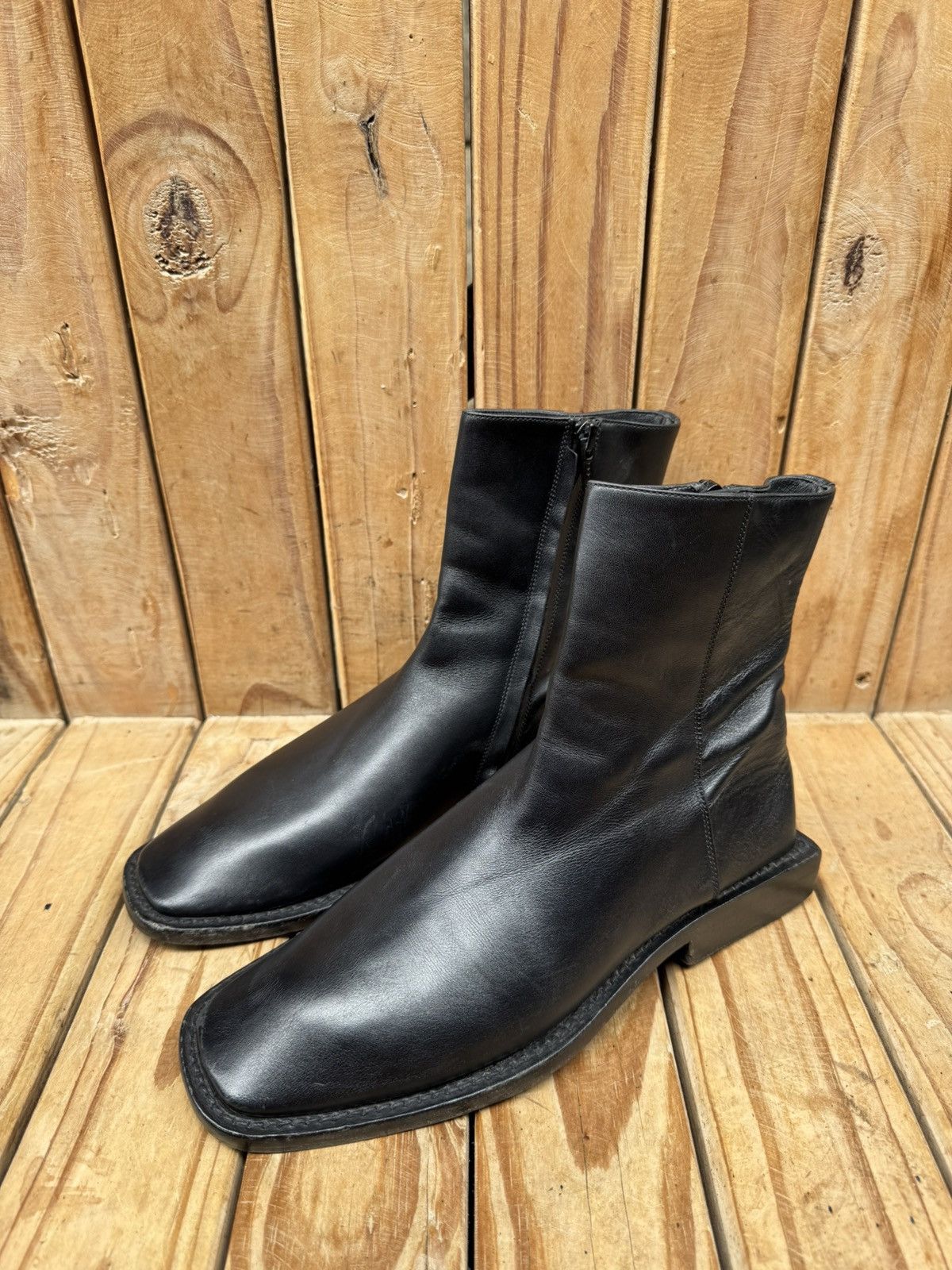 Balenciaga Balenciaga BB Back Rim Women’s black leather boots EUR 35 Size US 5 / IT 35 - 7 Thumbnail