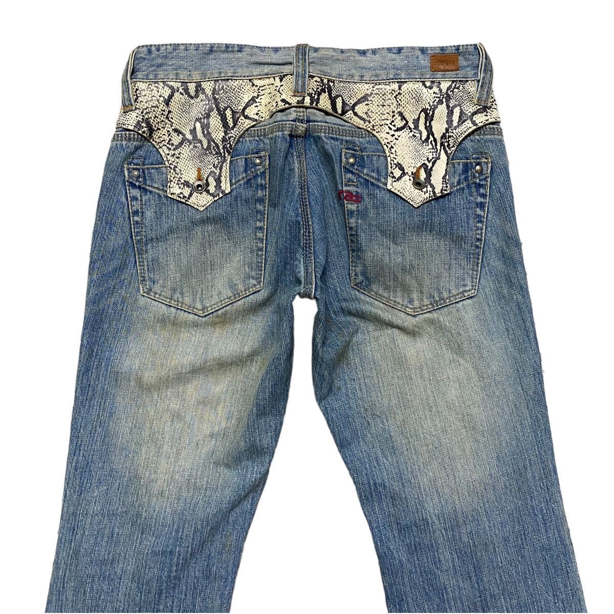 Nicole Club NCFM Denim Twin Flap Snake Patern Flare Jeans Size US 28 / EU 44 - 10 Thumbnail