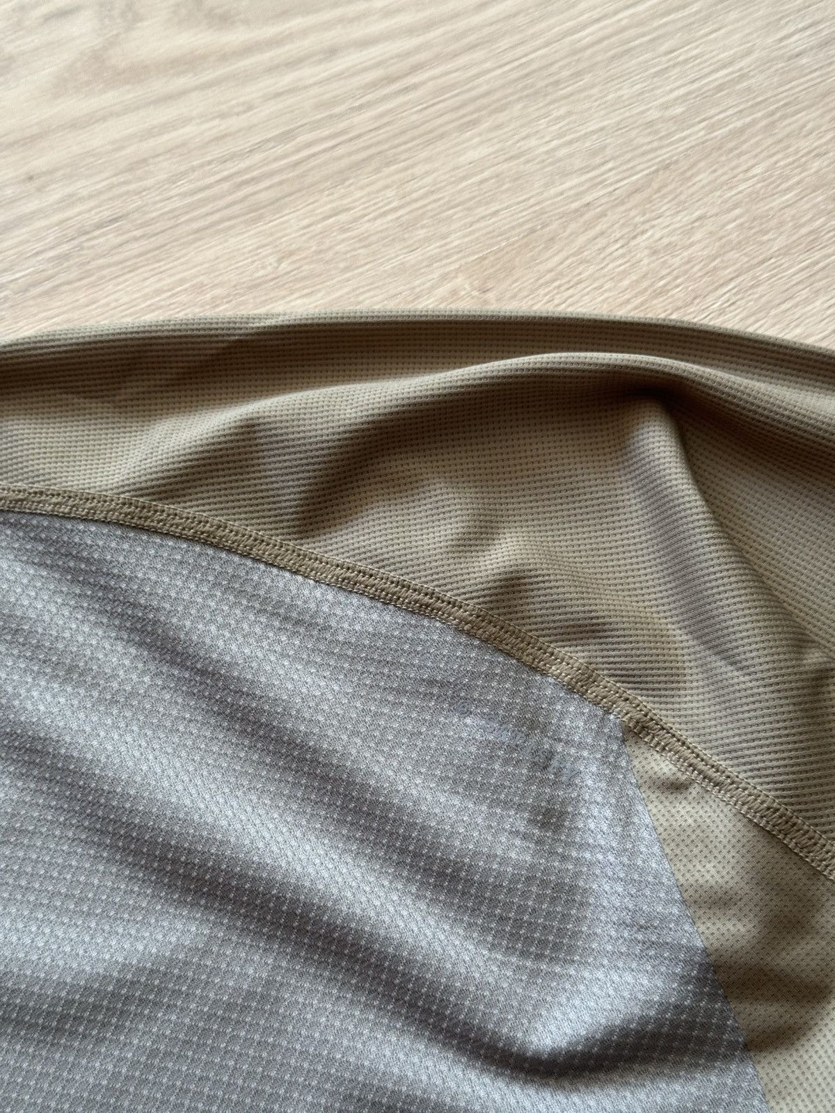 Satisfy Satisfy Running AuraLite Tech Army Green Long Sleeve Size US L / EU 52-54 / 3 - 5 Thumbnail