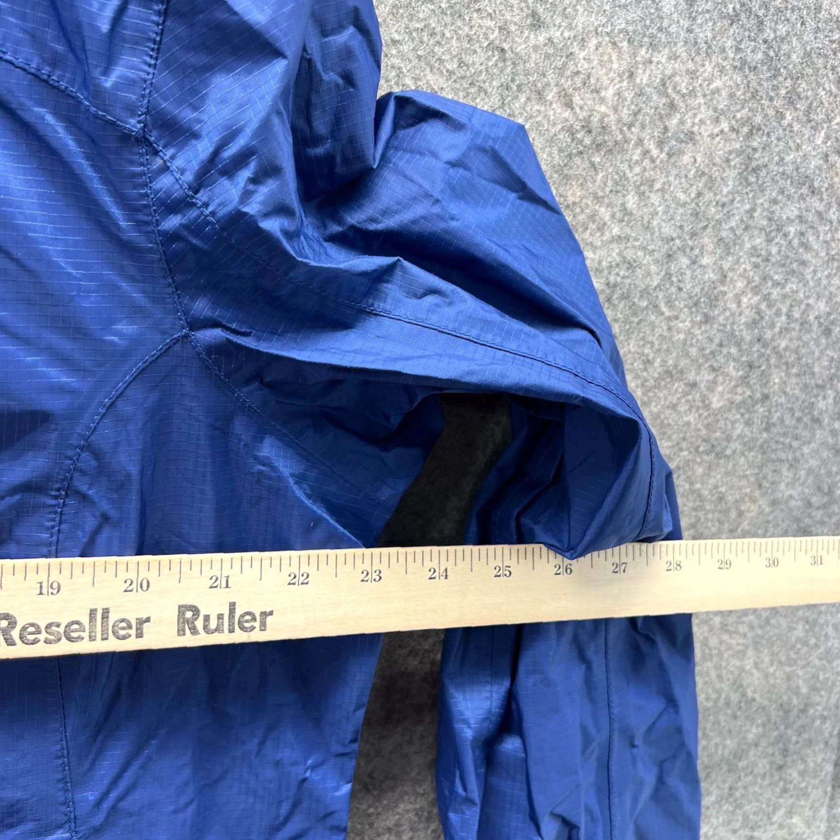 Vintage VINTAGE LL Bean Jacket Women Large Blue Trail Model Rain Coat Hooded Nylon Rugged 268313 Size L / US 10 / IT 46 - 7 Thumbnail