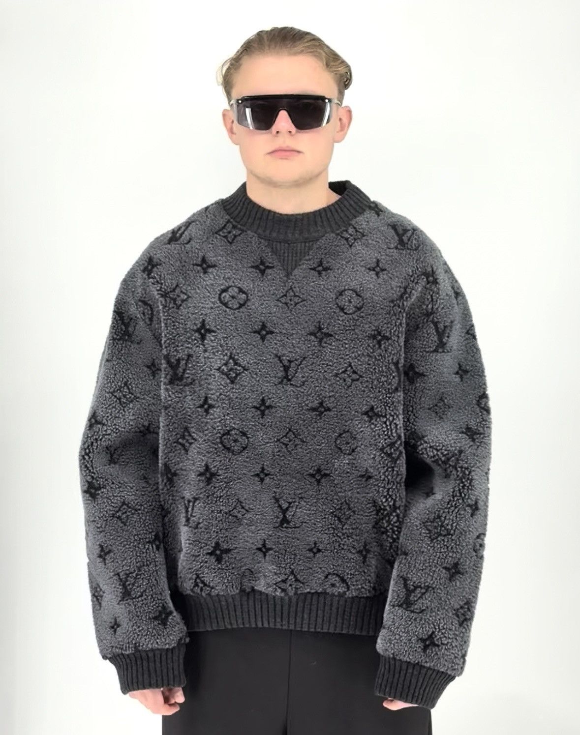 Louis Vuitton Louis Vuitton Wool Sweater With Leather Inner Part Size US L / EU 52-54 / 3 - 8 Thumbnail
