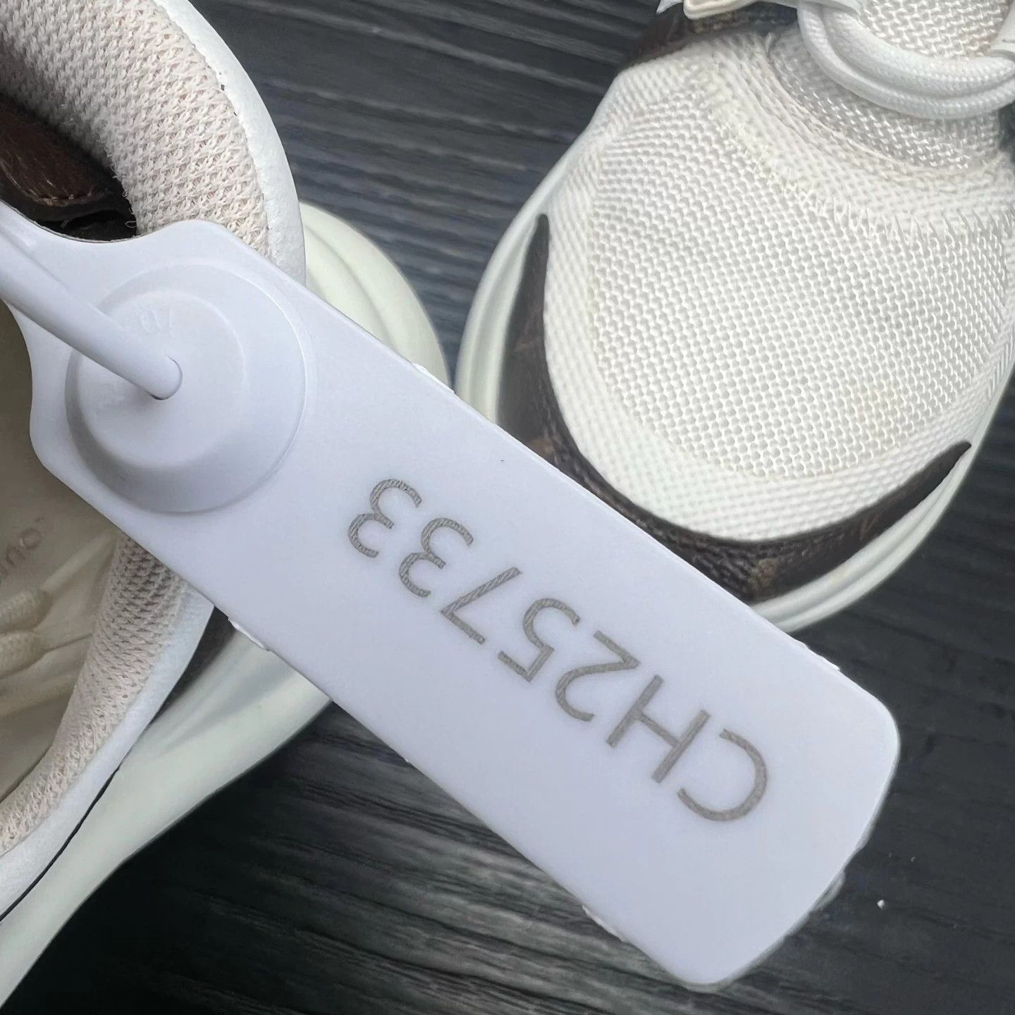 Louis Vuitton LV Archlight White Monogram Sneakers 36 New Size US 5.5 / IT 35.5 - 9 Thumbnail