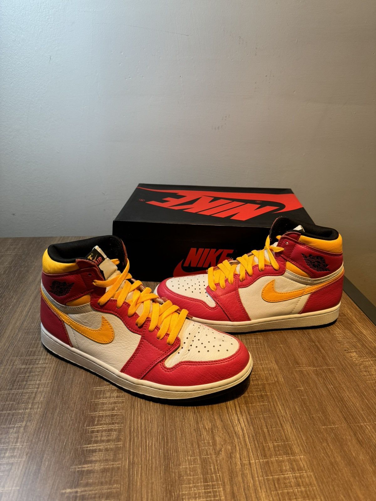 Jordan Brand Size 10.5 - Jordan 1 Retro High OG Fusion Red Worn Once Size US 10.5 / EU 43-44 - 2 Thumbnail