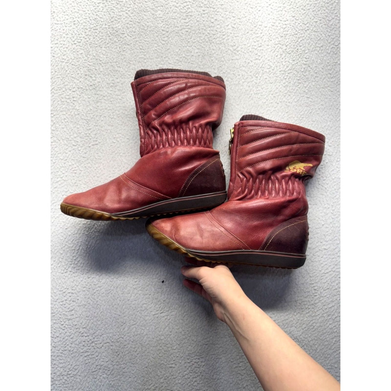 SOREL Sorel Boots Womens 10 Red Leather Ankle Quilted Zip Closure Non-Slip Rubber Outsole Winter Vintage No Size US 10 / IT 40 - 5 Thumbnail