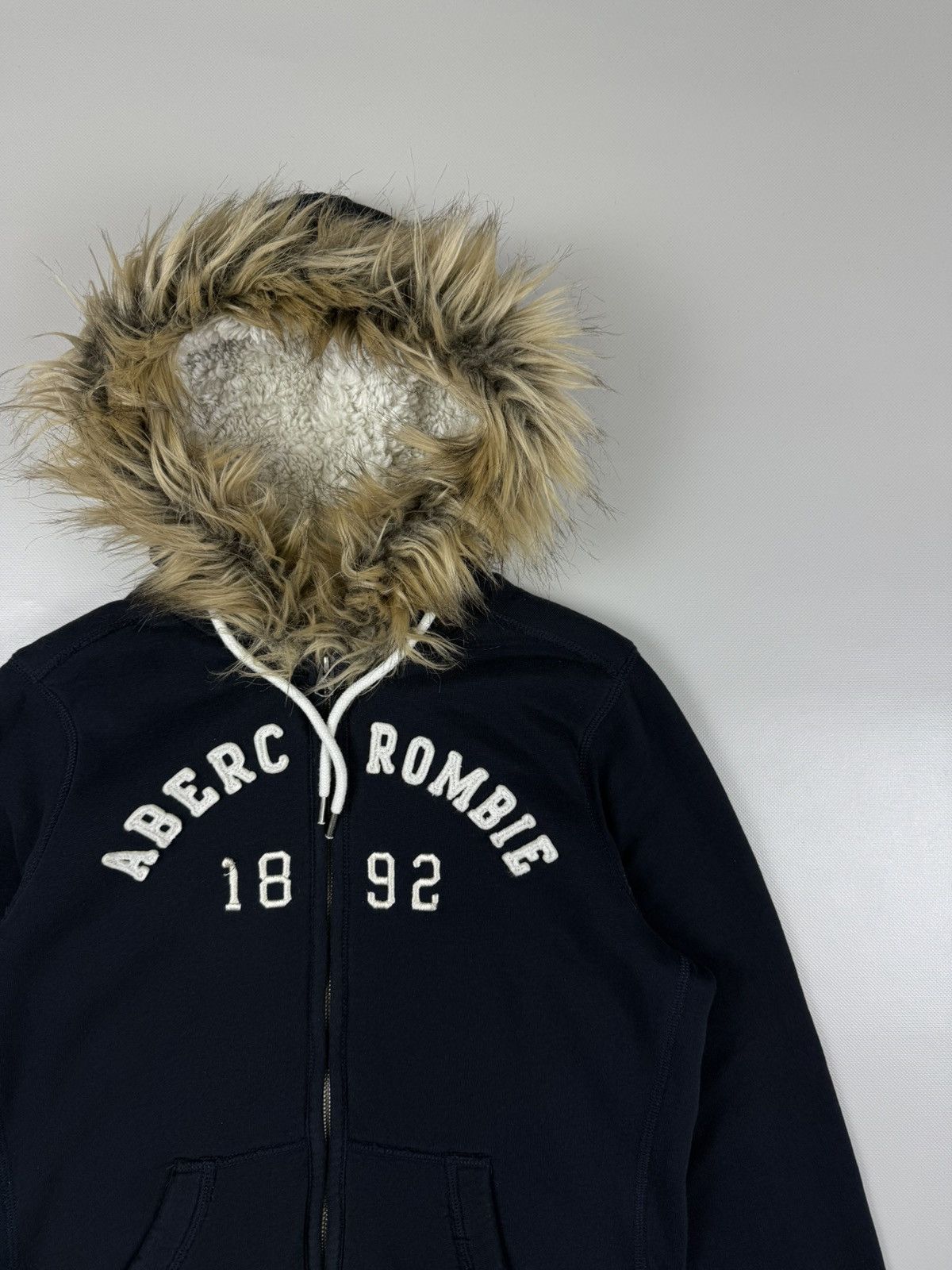 Abercrombie & Fitch Vintage Y2K Abercrombie&Fitch Women’s Fur Hood Zip Hoodie Size L / US 10 / IT 46 - 2 Thumbnail