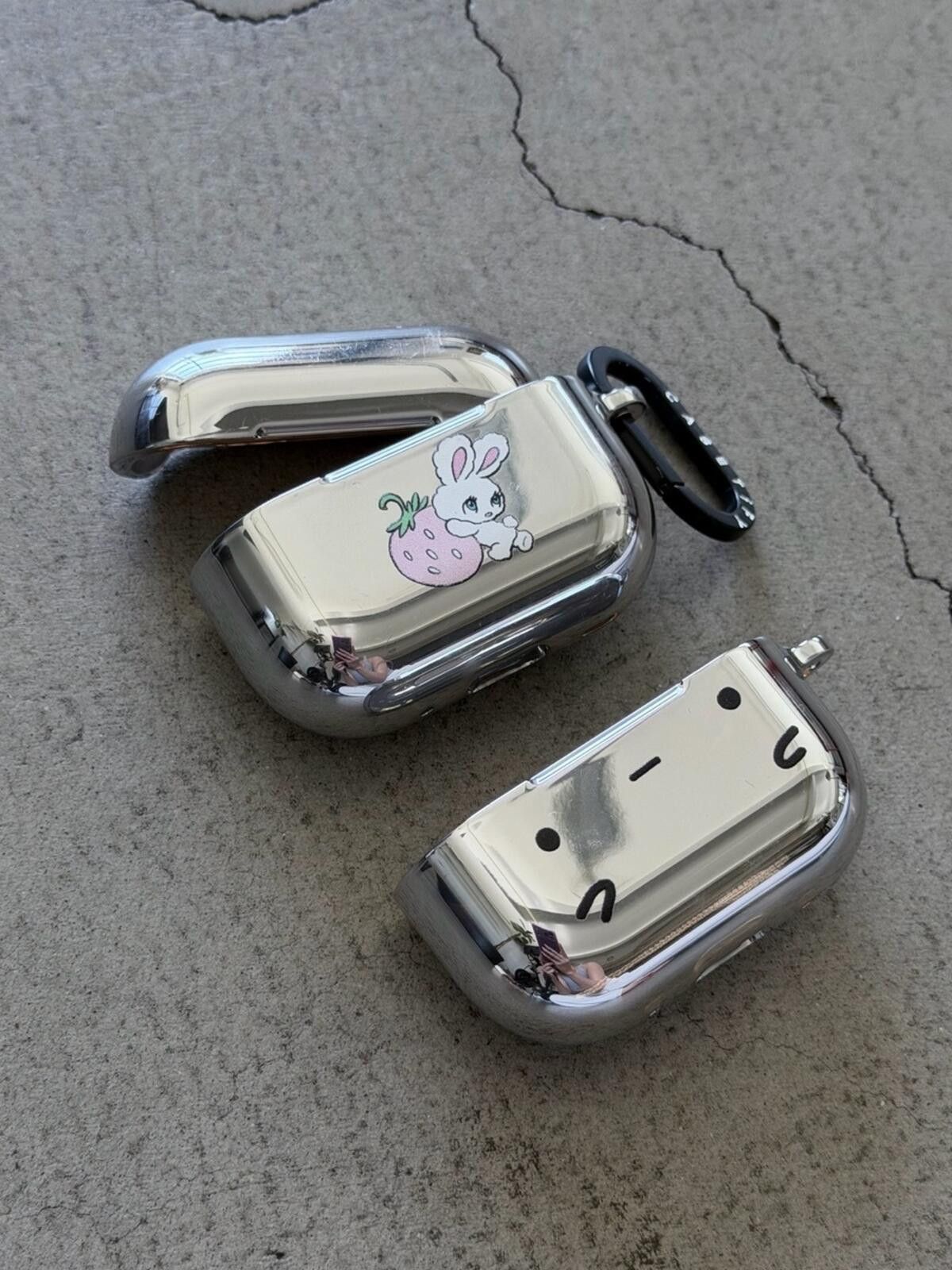 Other CASETiFY / AirPods Pro 1st Gen Case Bundle / Chrome Size ONE SIZE - 2 Thumbnail