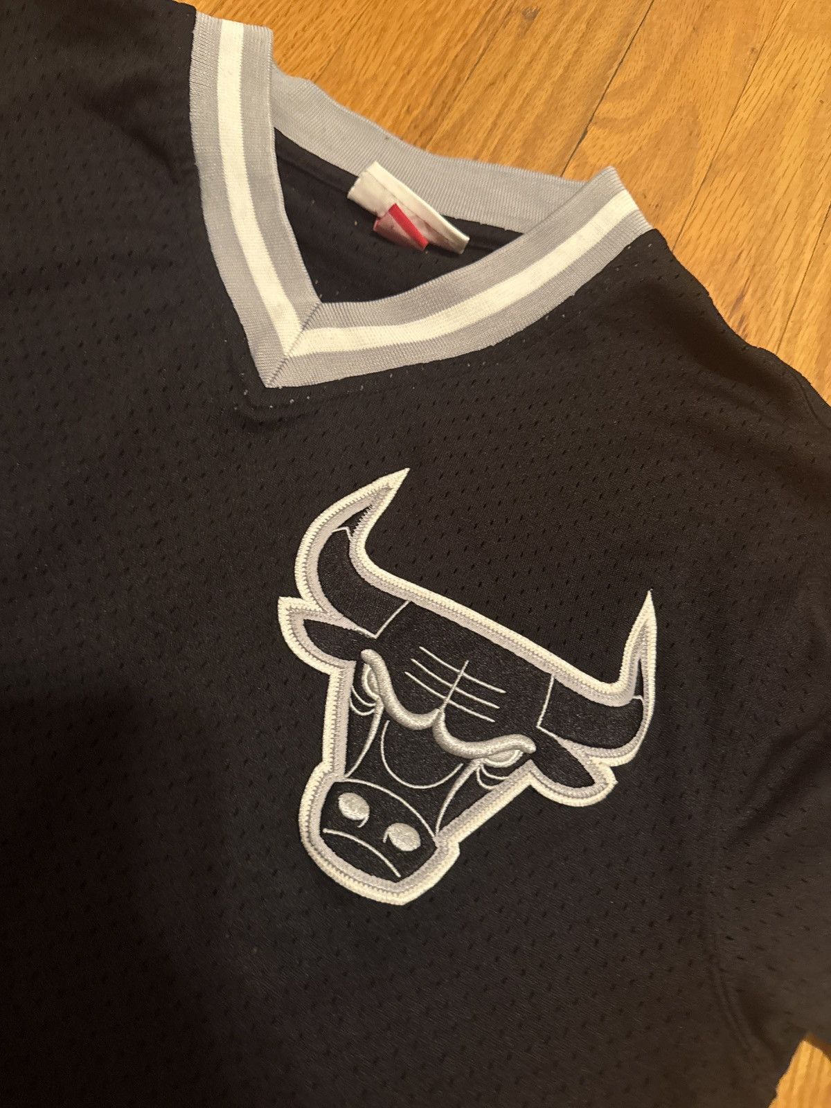 Mitchell & Ness Pre-Owned Mitchell & Ness Chicago Bulls Jersey Sz-M Size US M / EU 48-50 / 2 - 3 Thumbnail