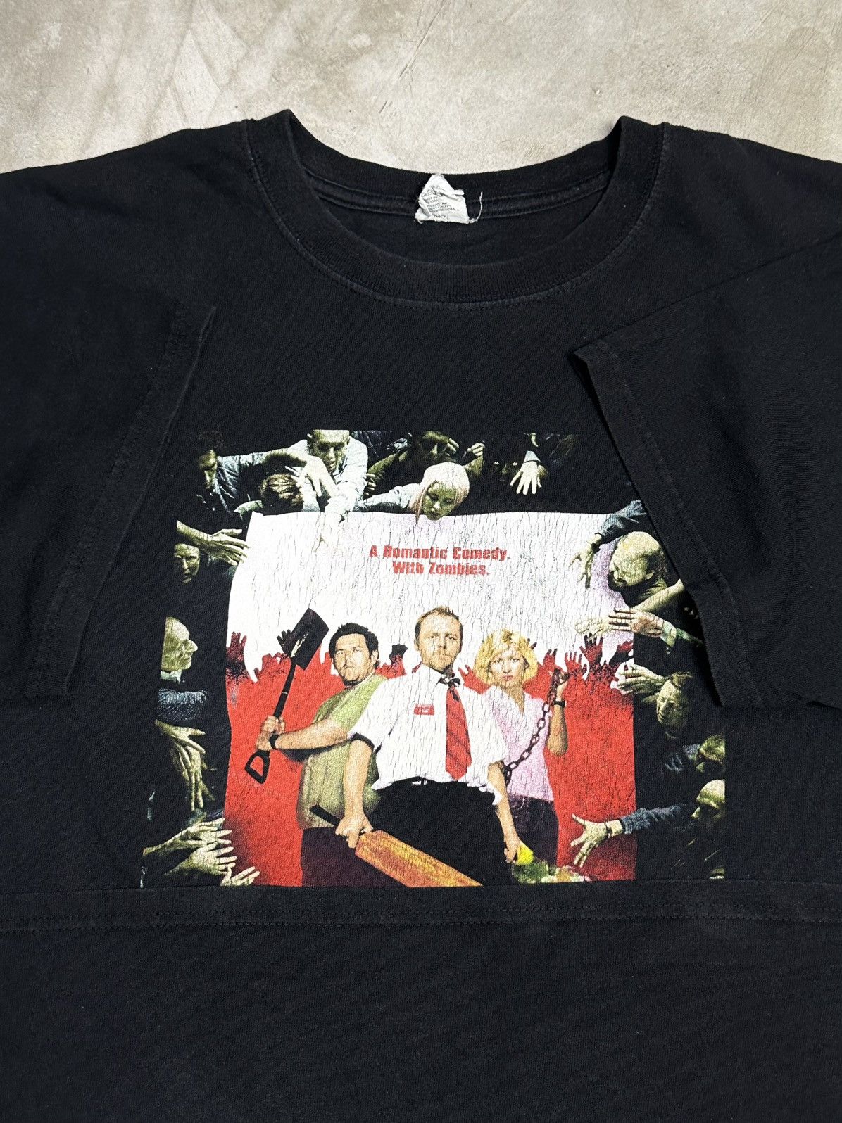 Vintage Vintage Shaun of the Dead Movie T-Shirt Size US XL / EU 56 / 4 - 5 Thumbnail