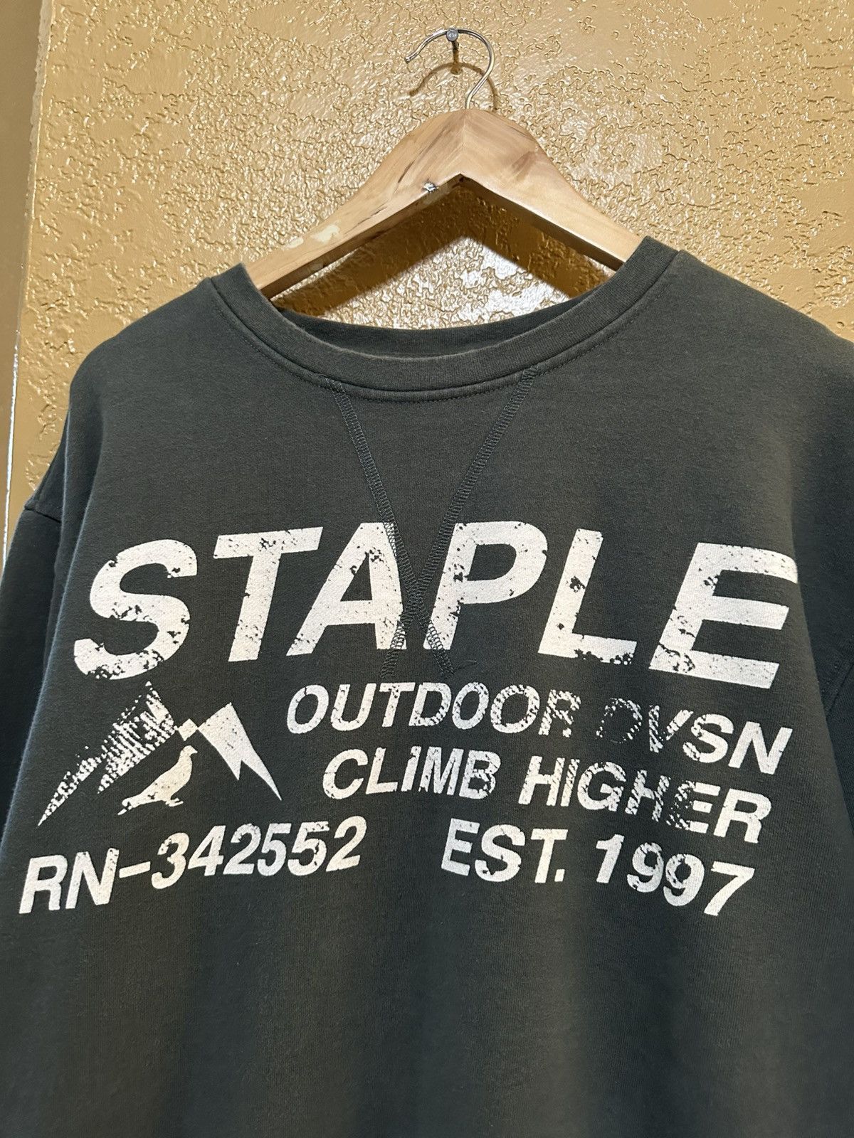 Staple 🪖 Staple Pigeon utility pocket sweatshirt xl army green Size US XL / EU 56 / 4 - 3 Thumbnail
